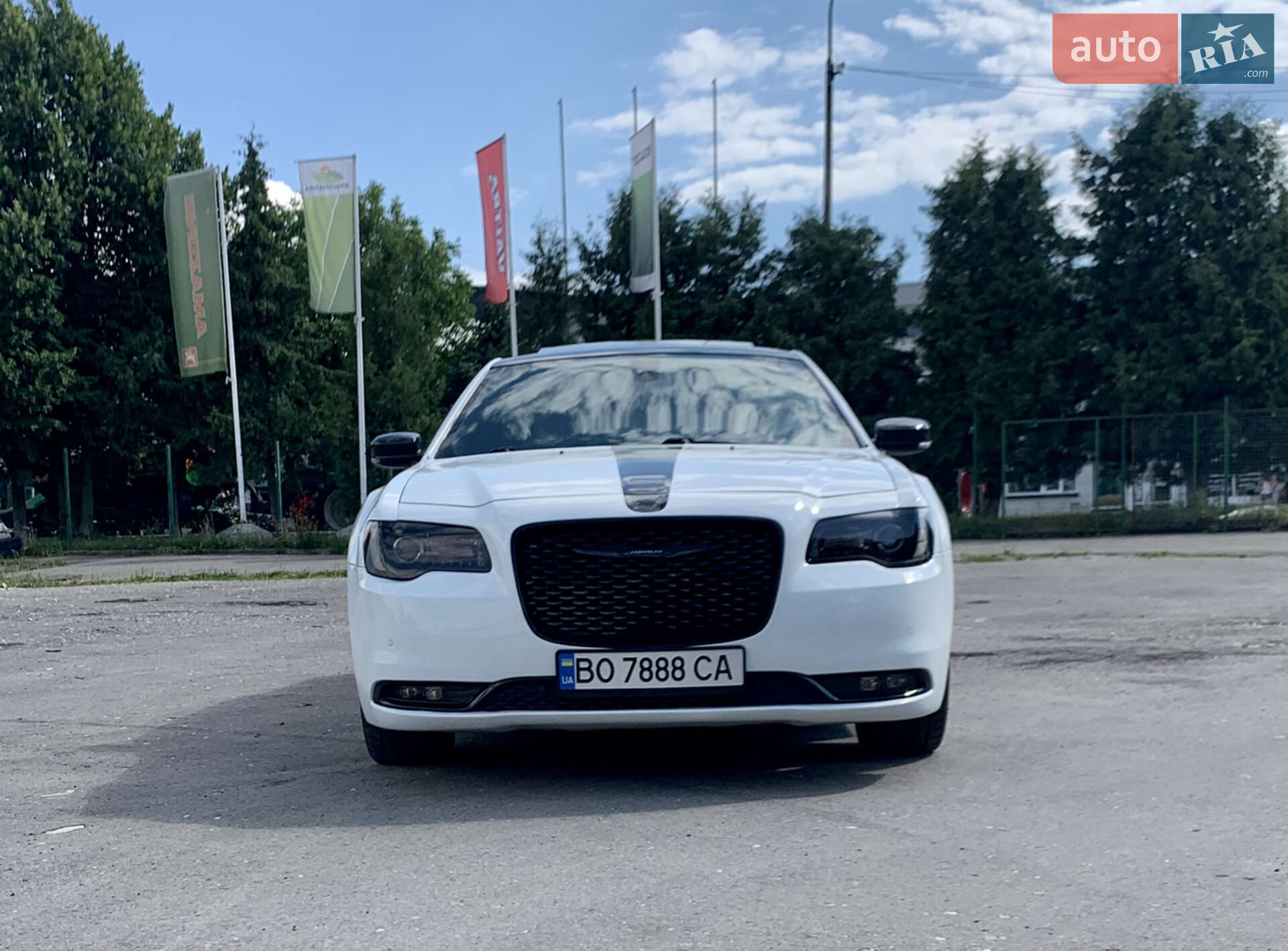 Chrysler 300 S 2018 VIN 2C3CCABG9JH234885 фото оголошення 19 з 76