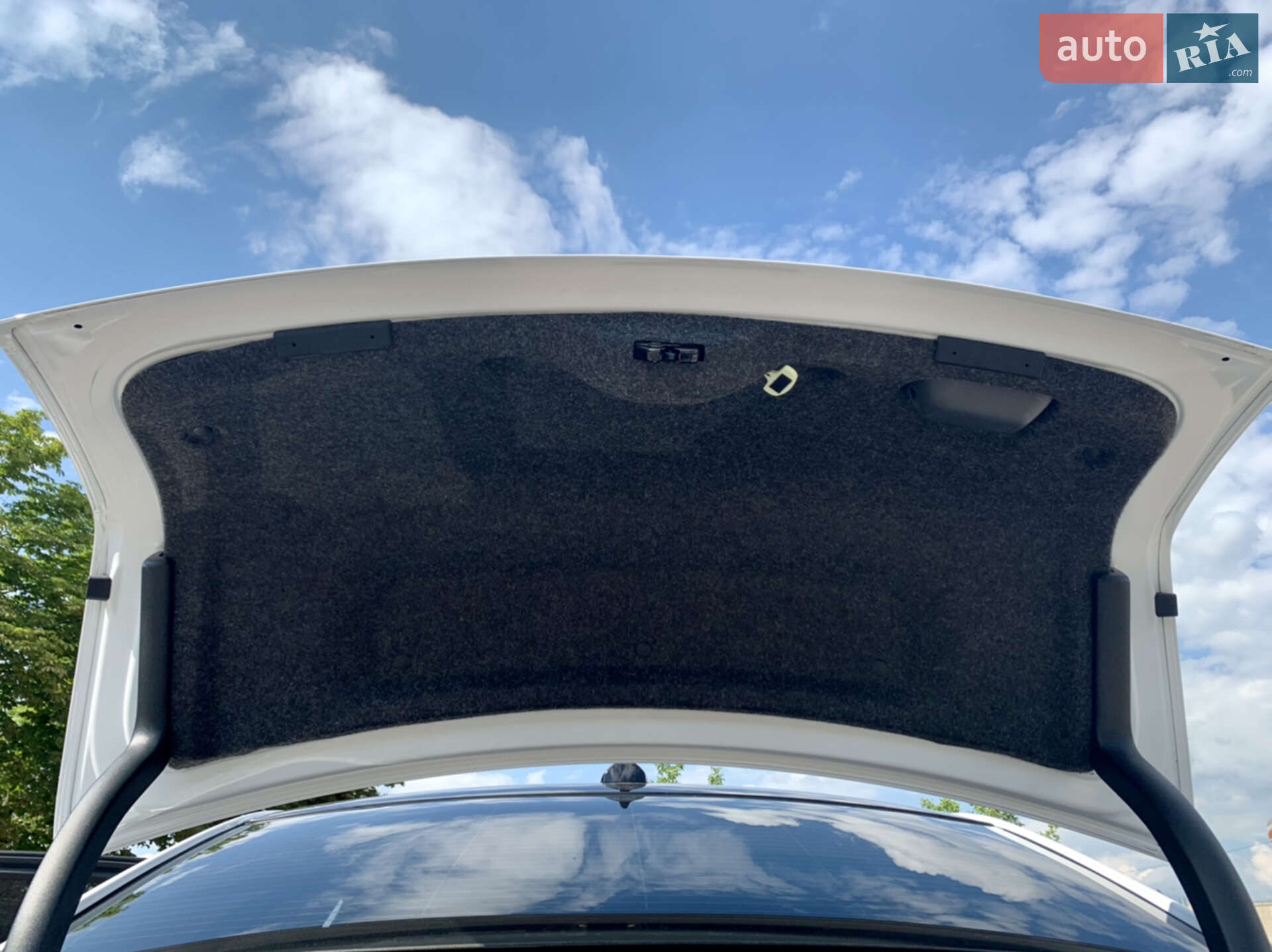 Chrysler 300 S 2018 VIN 2C3CCABG9JH234885 фото оголошення 29 з 76