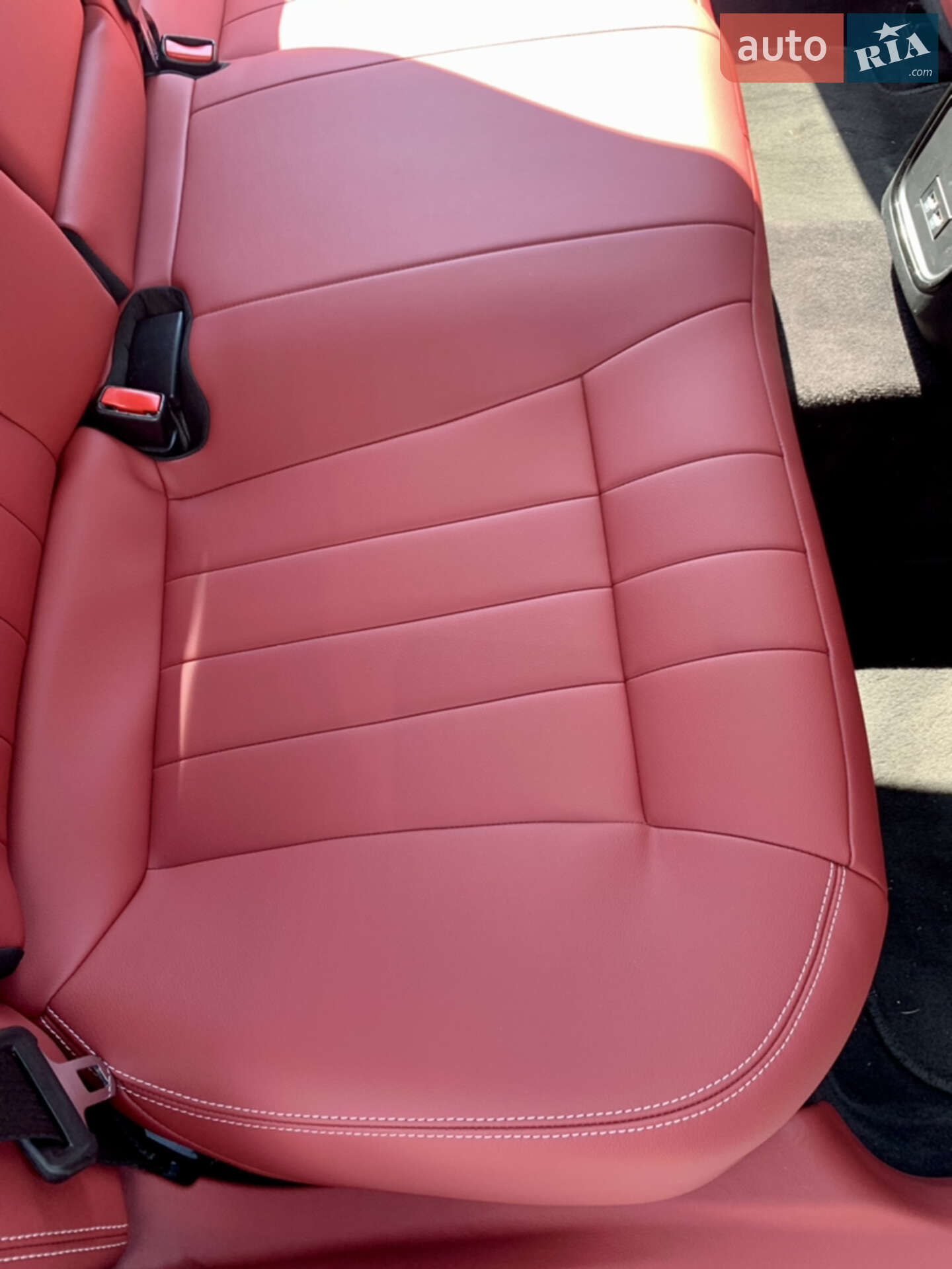 Chrysler 300 S 2018 VIN 2C3CCABG9JH234885 фото оголошення 30 з 76