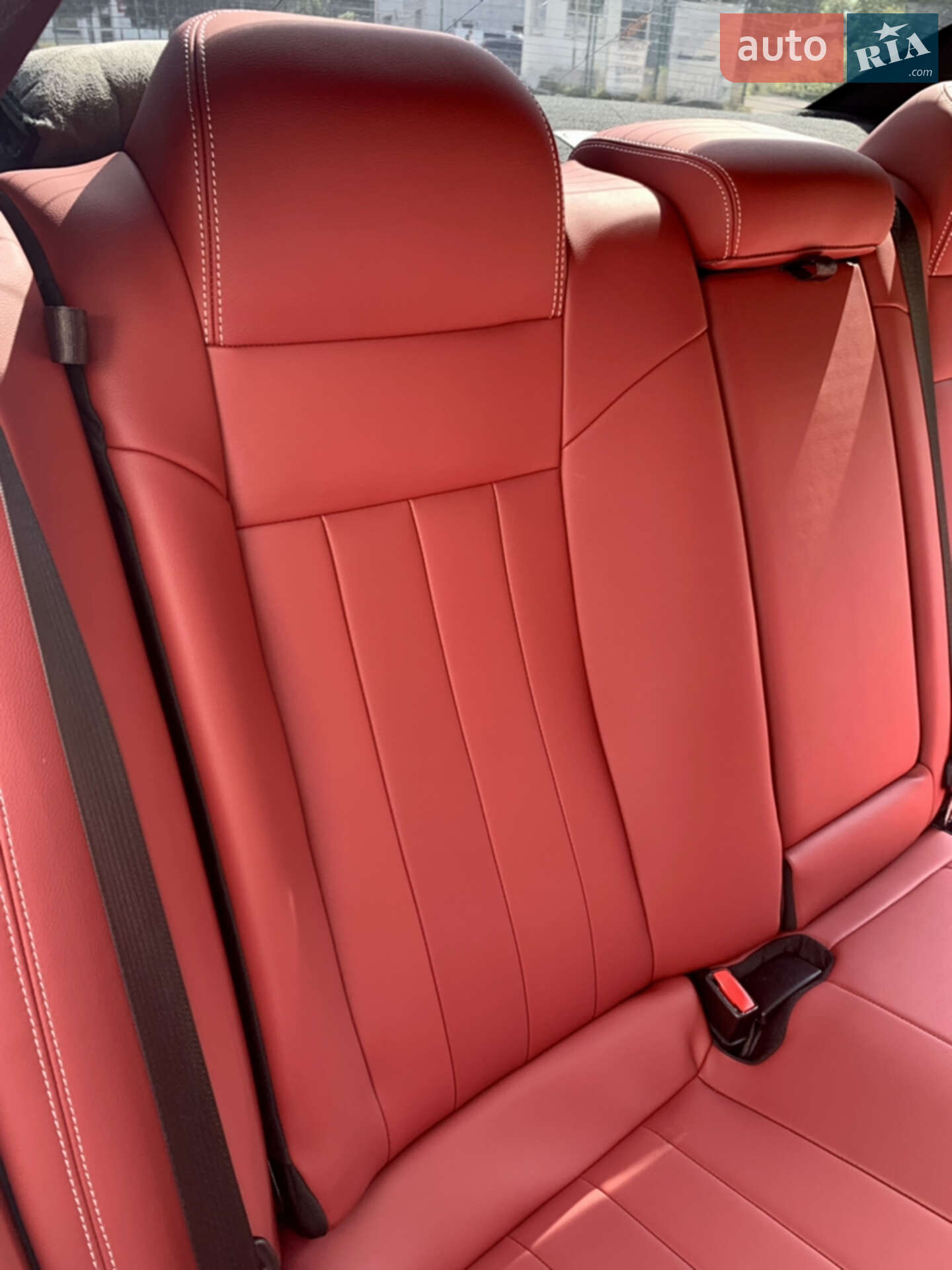 Chrysler 300 S 2018 VIN 2C3CCABG9JH234885 фото оголошення 31 з 76