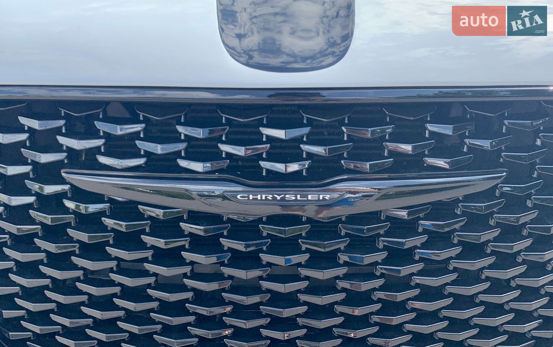 Chrysler 300 S 2018 VIN 2C3CCABG9JH234885 фото оголошення 32 з 76