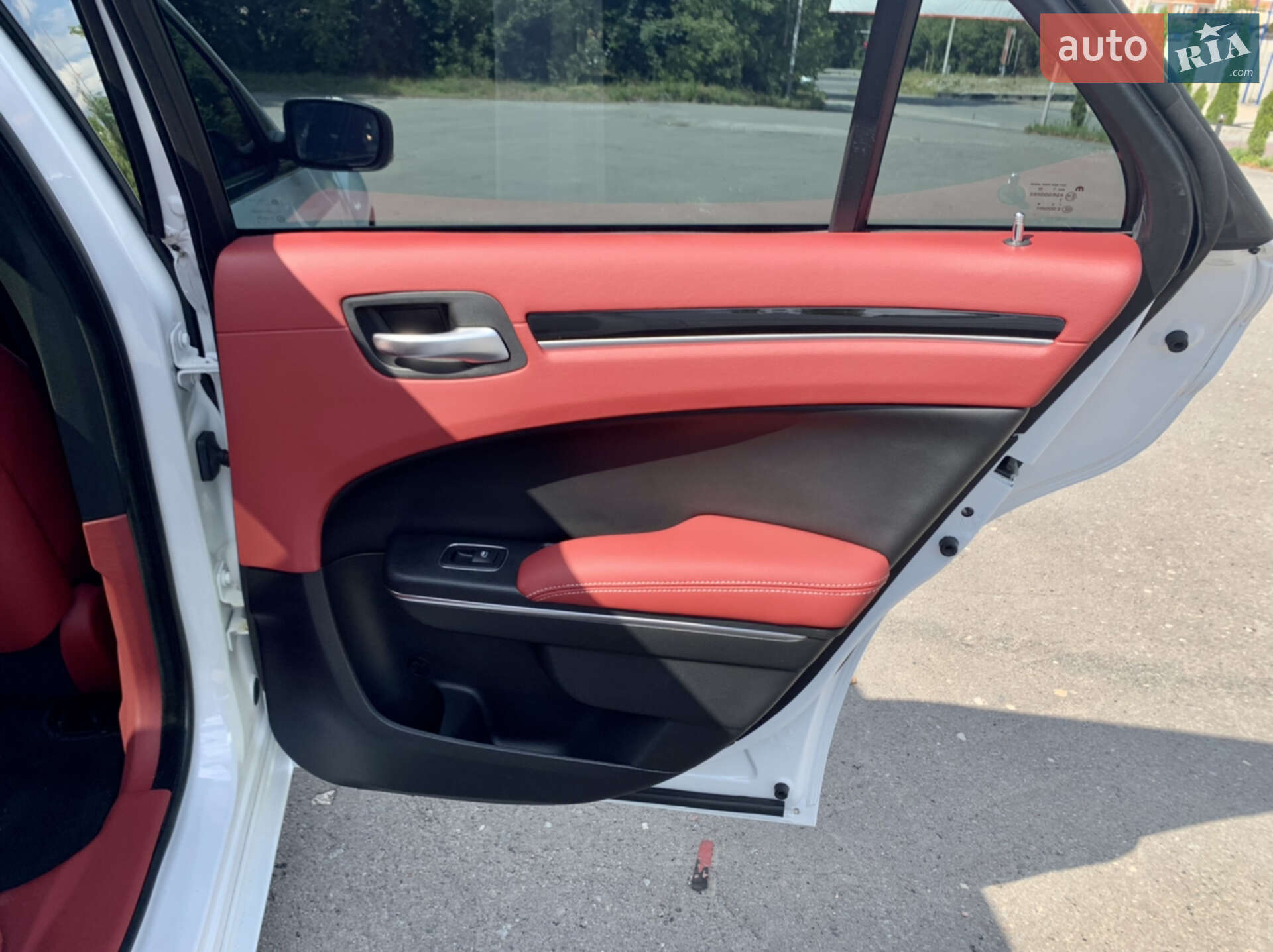 Chrysler 300 S 2018 VIN 2C3CCABG9JH234885 фото оголошення 39 з 76