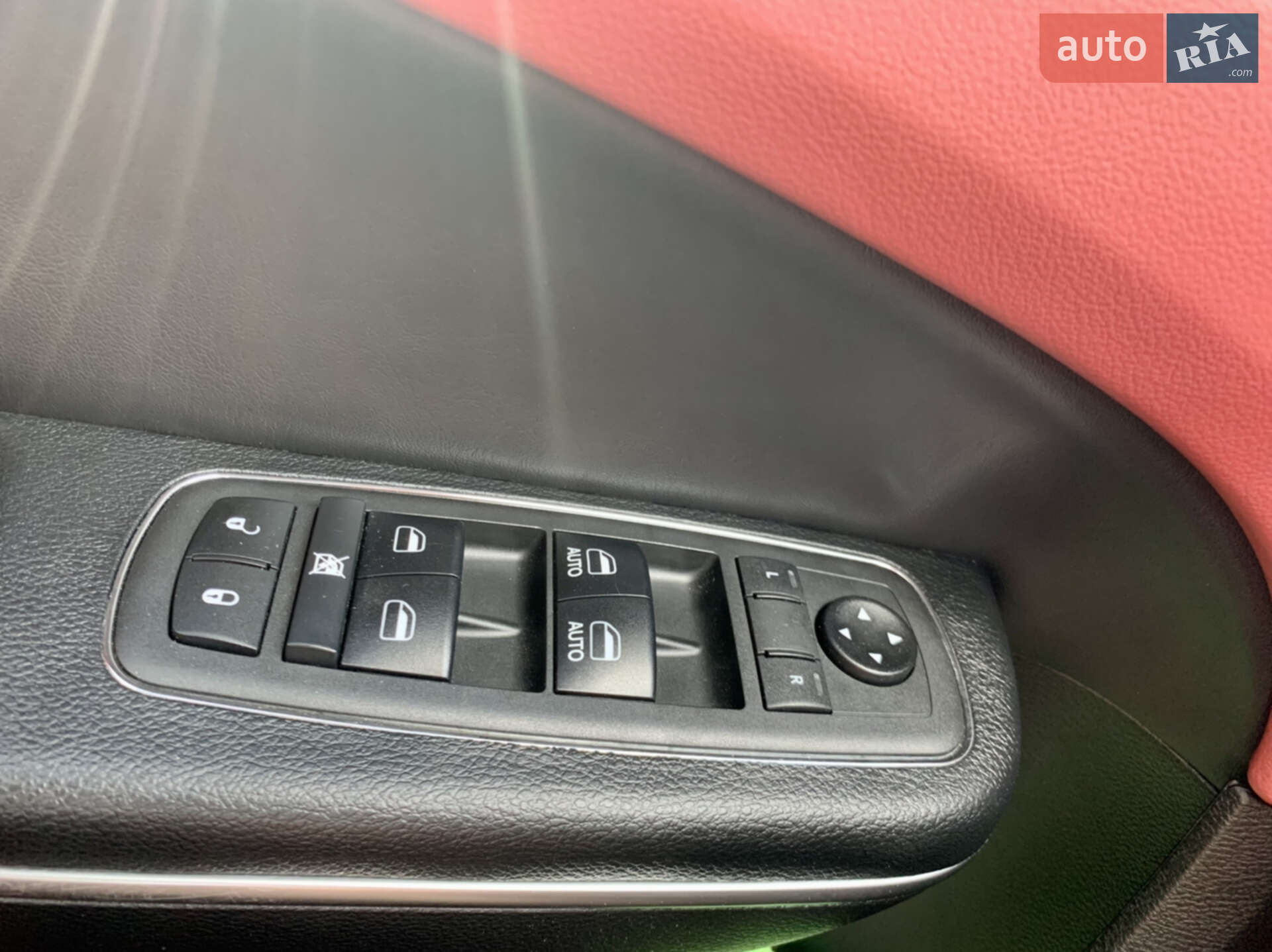 Chrysler 300 S 2018 VIN 2C3CCABG9JH234885 фото оголошення 59 з 76