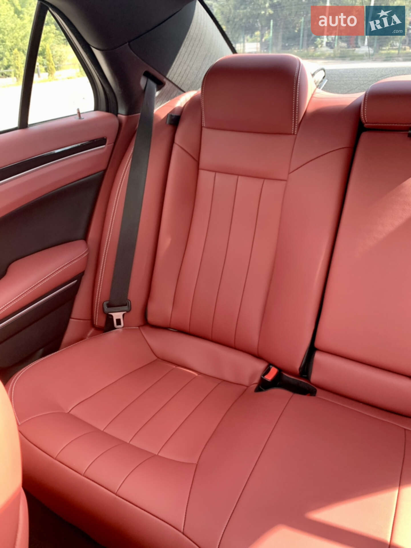 Chrysler 300 S 2018 VIN 2C3CCABG9JH234885 фото оголошення 71 з 76
