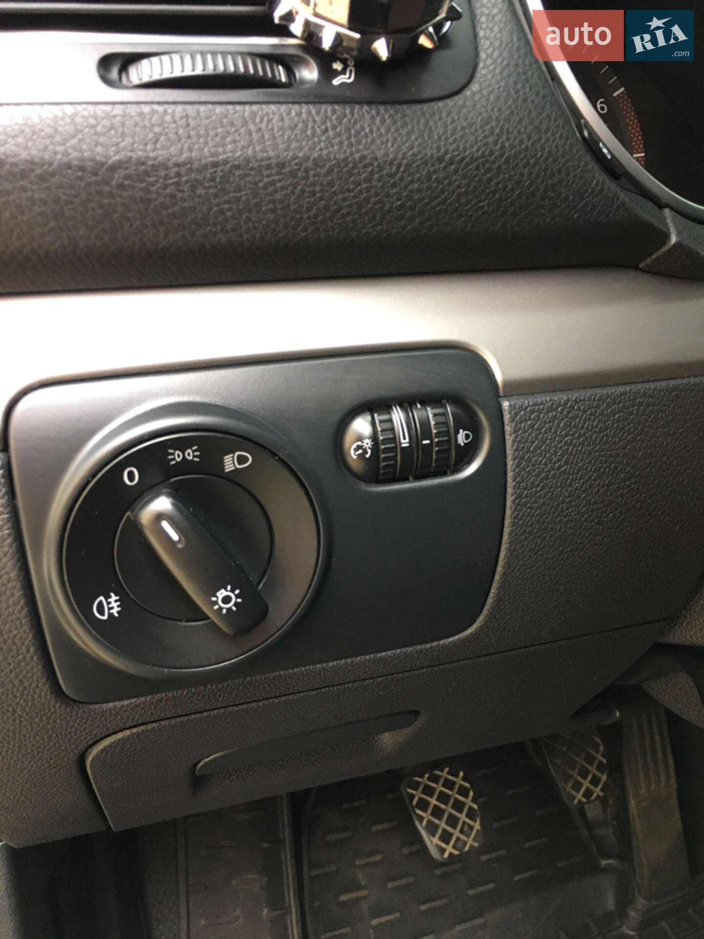 Volkswagen Golf 2011 VIN WVWZZZ1KZCM613115 фото оголошення 5 з 7