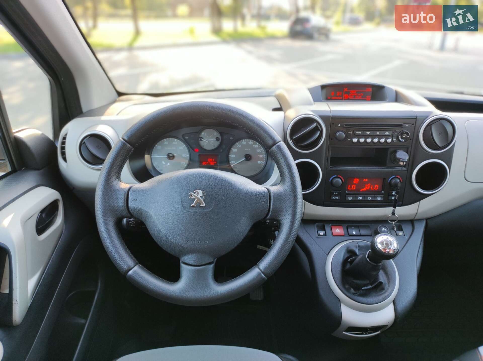 Peugeot Partner 2015 VIN VF37JBHY6FJ723844 фото оголошення 30 з 40