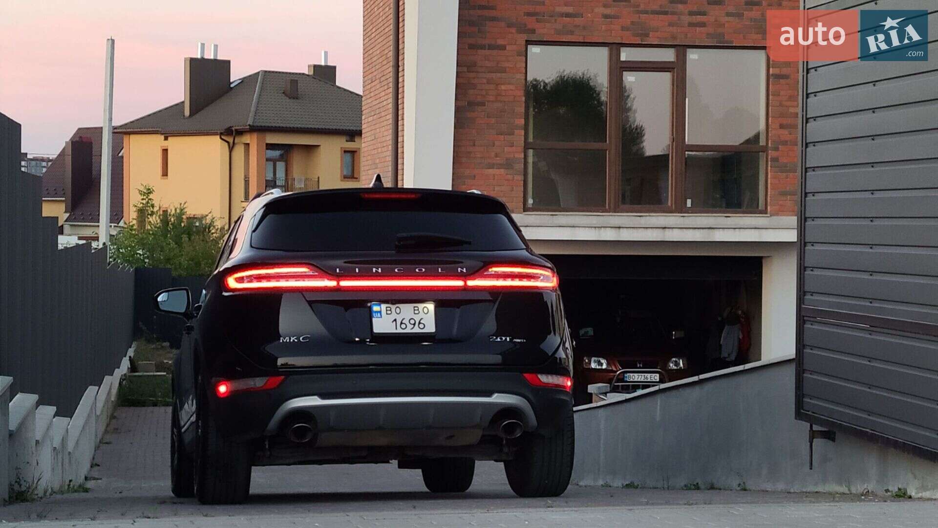 Lincoln MKC 2017 VIN 5LMCJ2D99HUL35205 фото оголошення 9 з 18