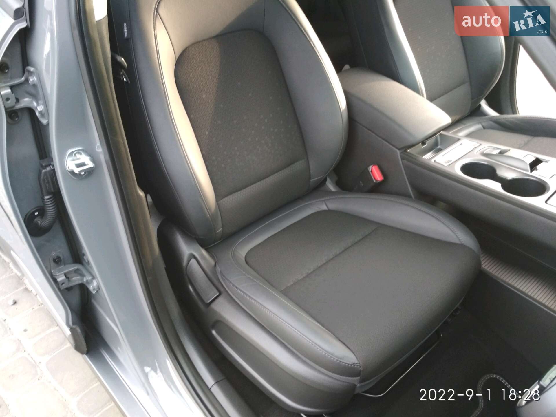 Hyundai Kona Electric 2019 VIN KMHK381GFKU035925 фото оголошення 28 з 35