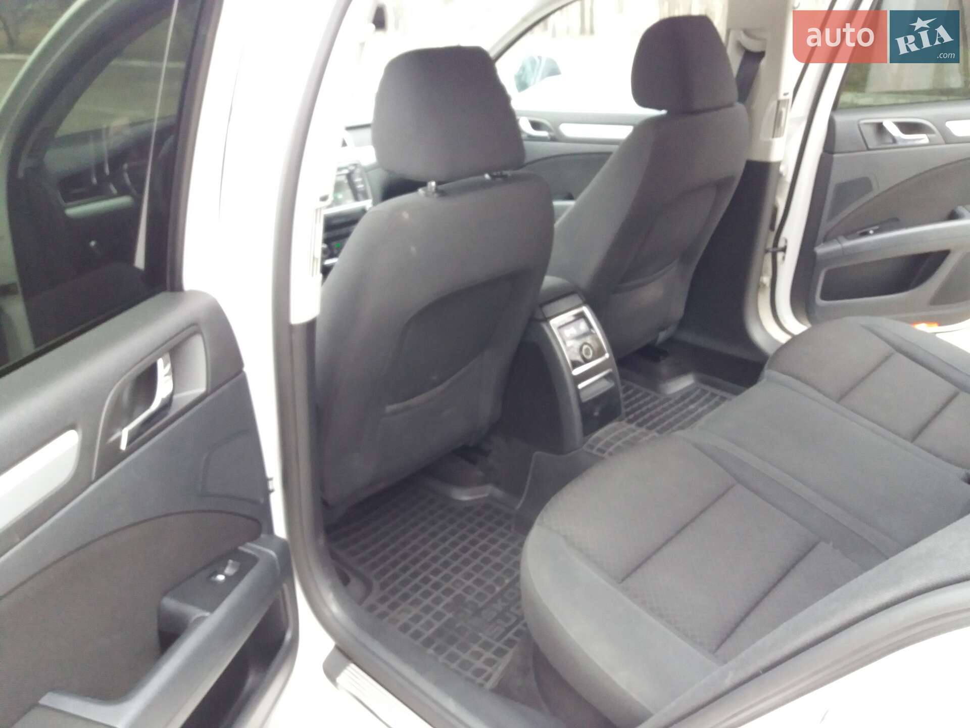 Skoda Superb 2014 VIN TMBAJ73T4E9039564 фото оголошення 14 з 23