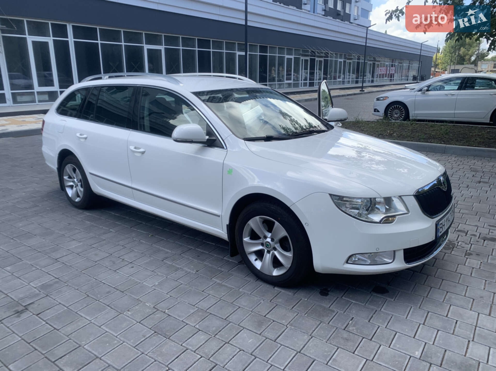 Skoda Superb 2013 VIN TMBJJ93T0D9036882 фото оголошення 2 з 32