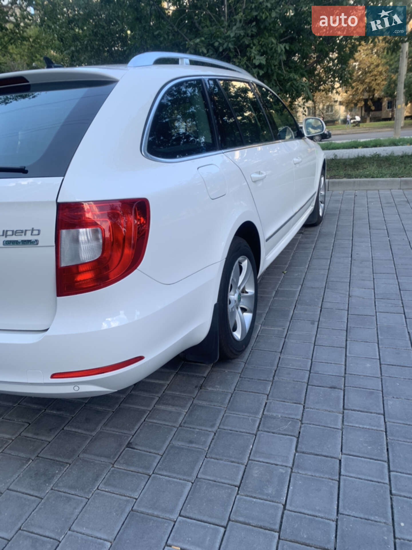 Skoda Superb 2013 VIN TMBJJ93T0D9036882 фото оголошення 3 з 32