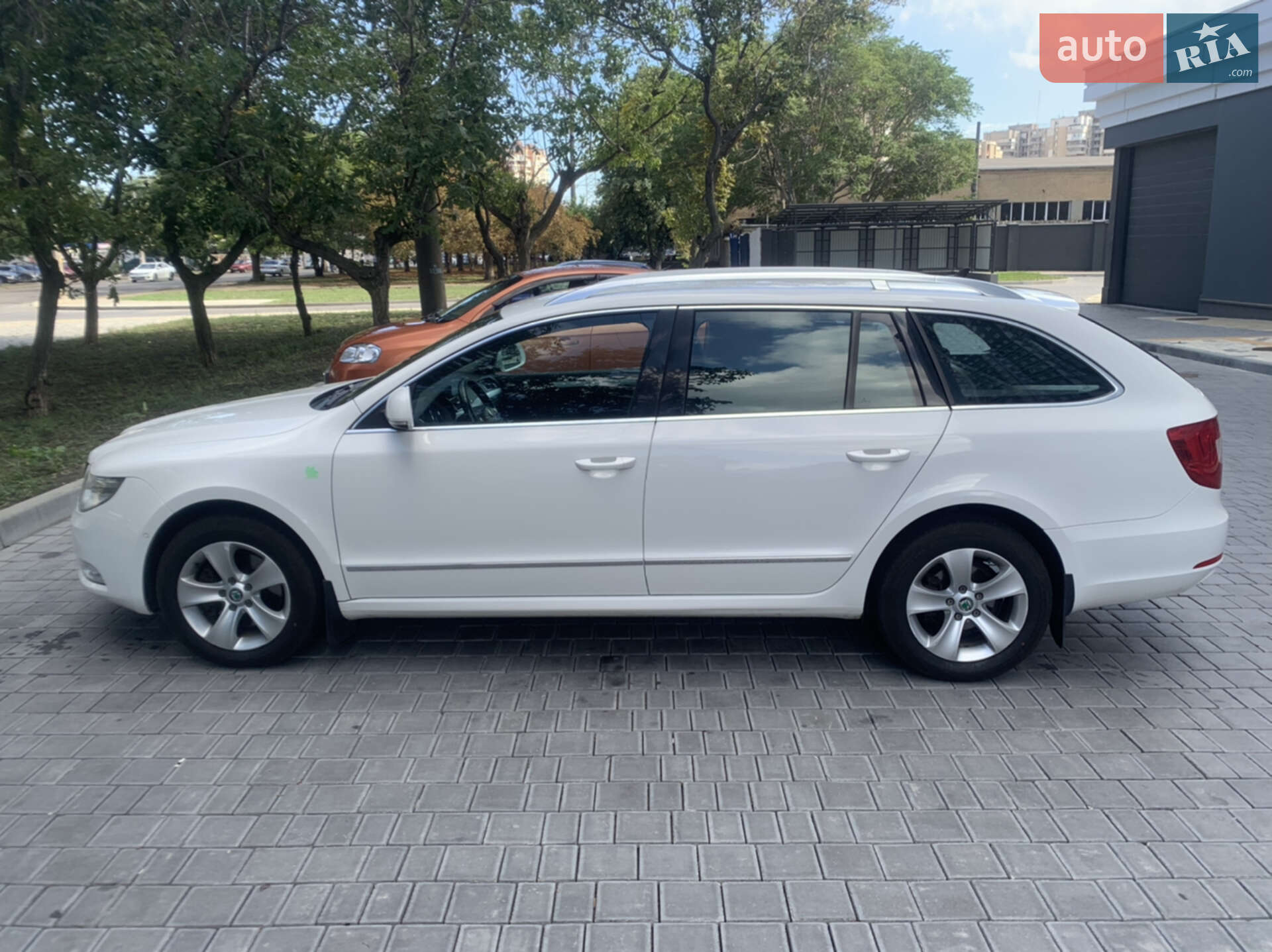 Skoda Superb 2013 VIN TMBJJ93T0D9036882 фото оголошення 9 з 32