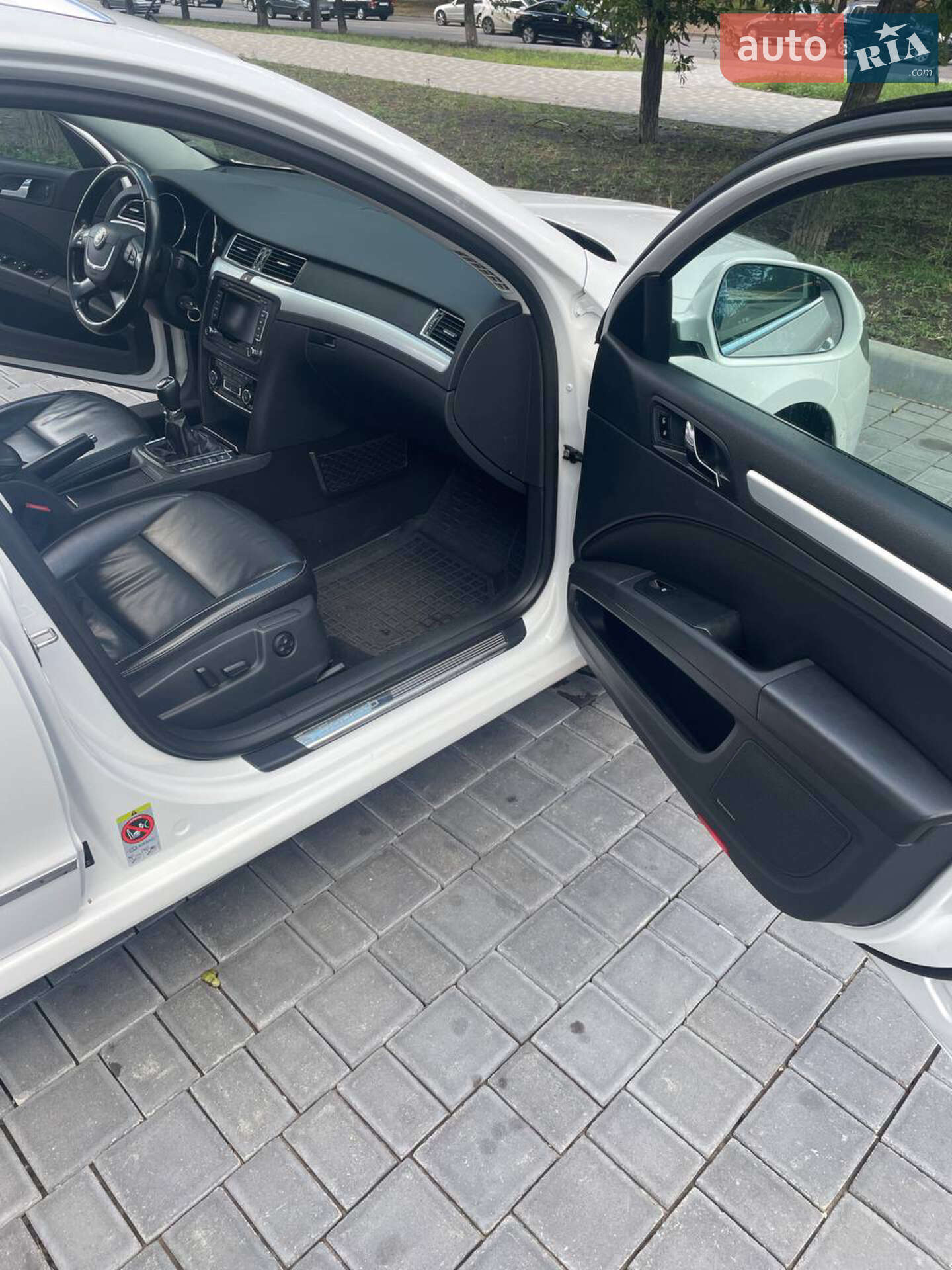 Skoda Superb 2013 VIN TMBJJ93T0D9036882 фото оголошення 17 з 32