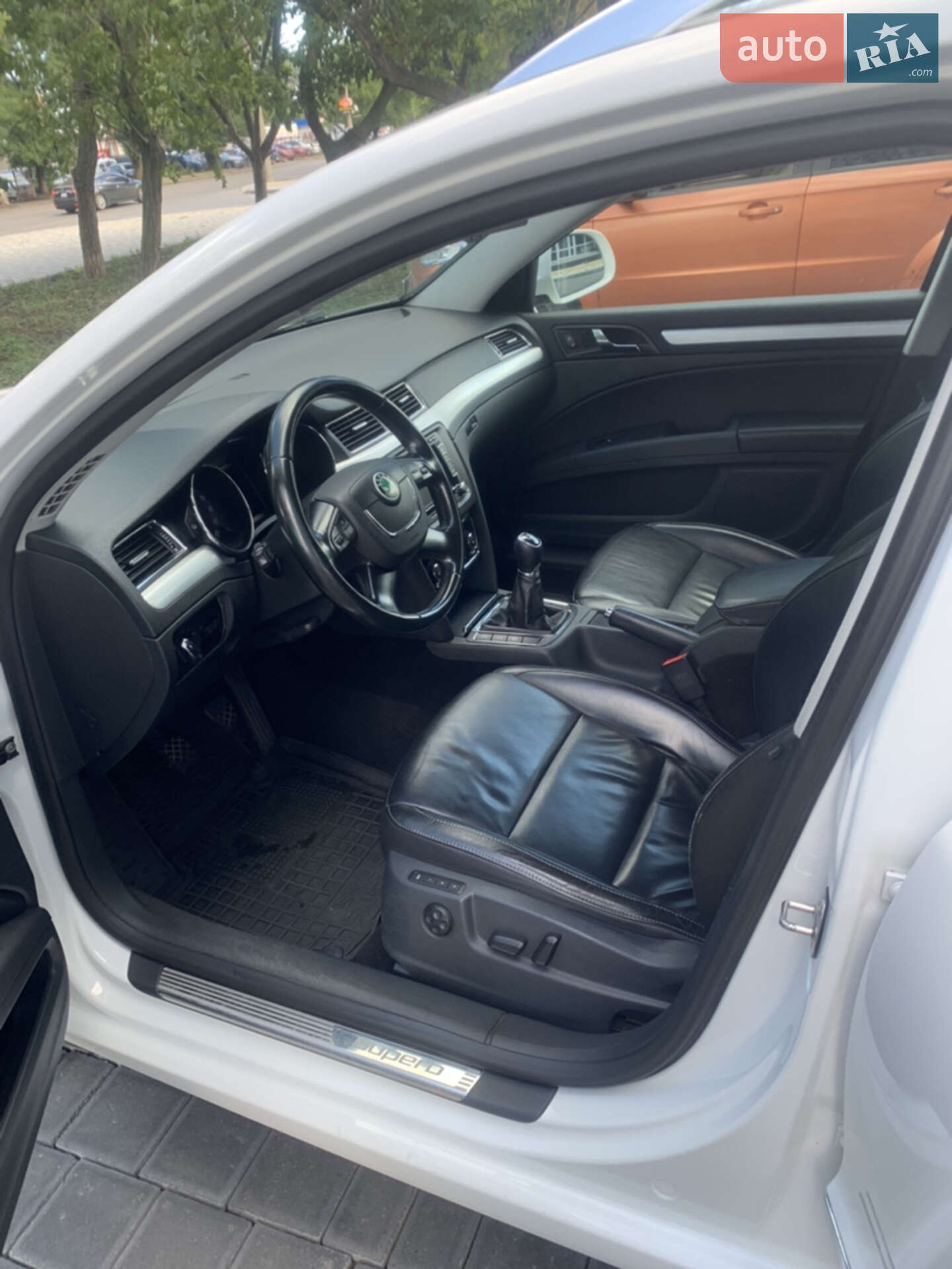 Skoda Superb 2013 VIN TMBJJ93T0D9036882 фото оголошення 21 з 32