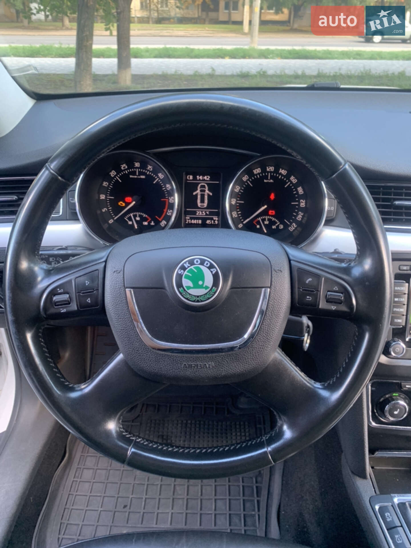Skoda Superb 2013 VIN TMBJJ93T0D9036882 фото оголошення 26 з 32