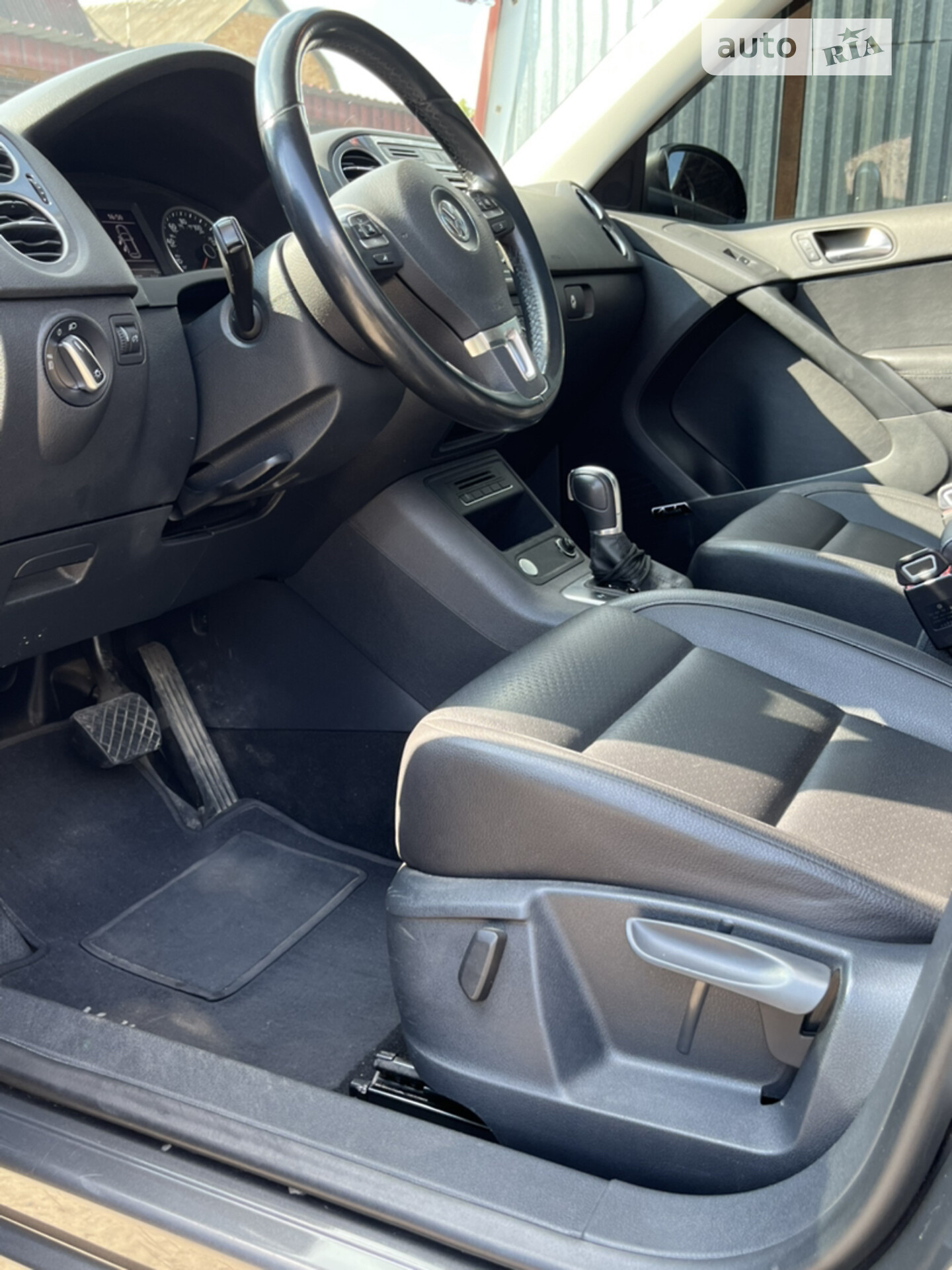 Volkswagen Tiguan 2015 VIN WVGAV7AX7FW604821 фото оголошення 23 з 82