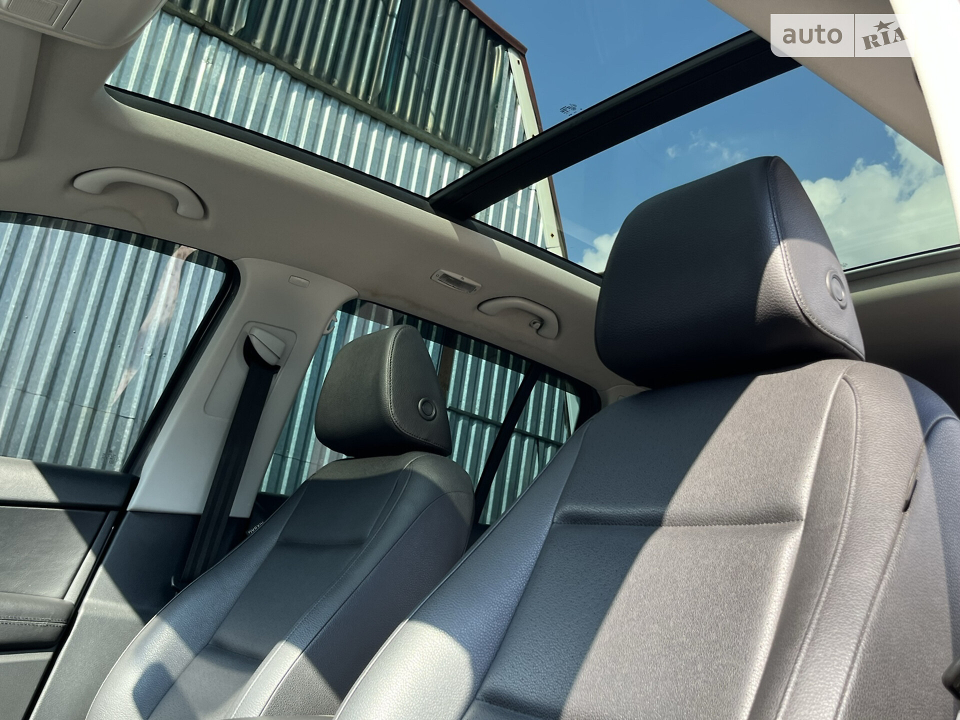 Volkswagen Tiguan 2015 VIN WVGAV7AX7FW604821 фото оголошення 22 з 82