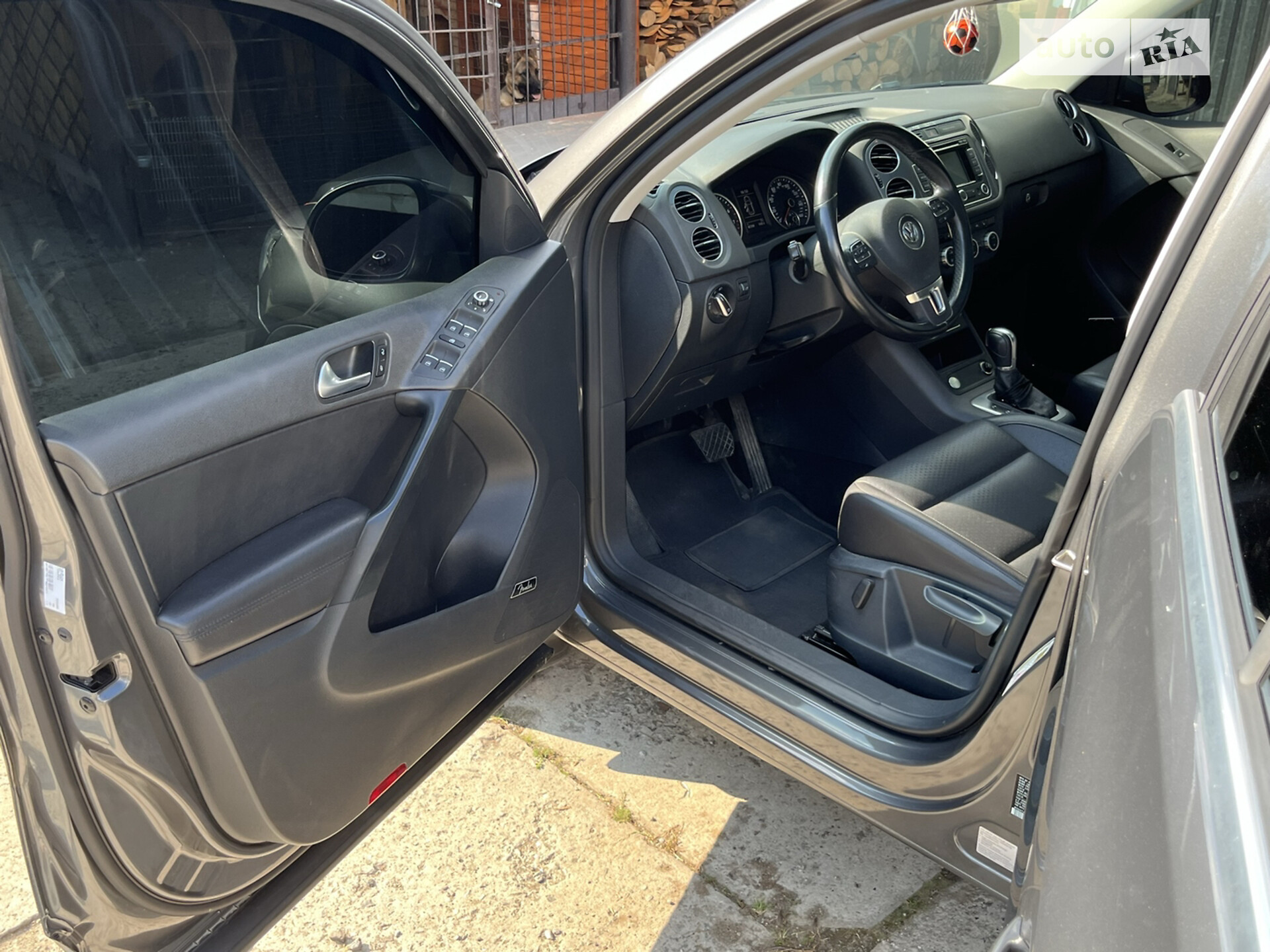 Volkswagen Tiguan 2015 VIN WVGAV7AX7FW604821 фото оголошення 24 з 82