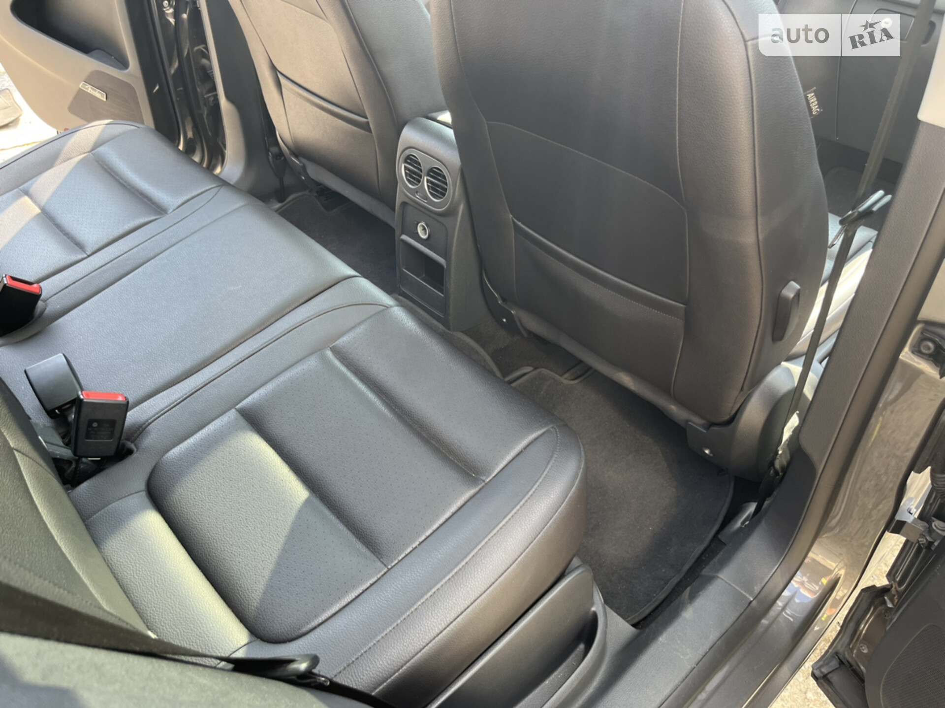 Volkswagen Tiguan 2015 VIN WVGAV7AX7FW604821 фото оголошення 45 з 82