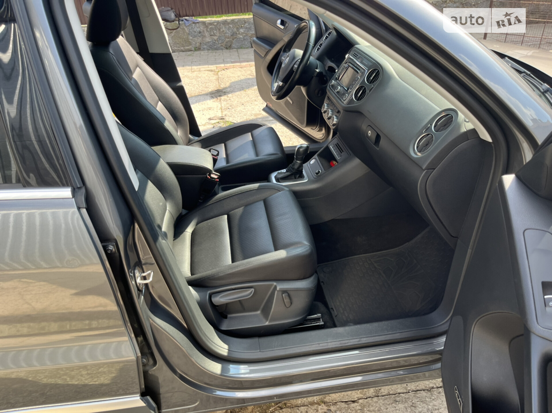 Volkswagen Tiguan 2015 VIN WVGAV7AX7FW604821 фото оголошення 50 з 82
