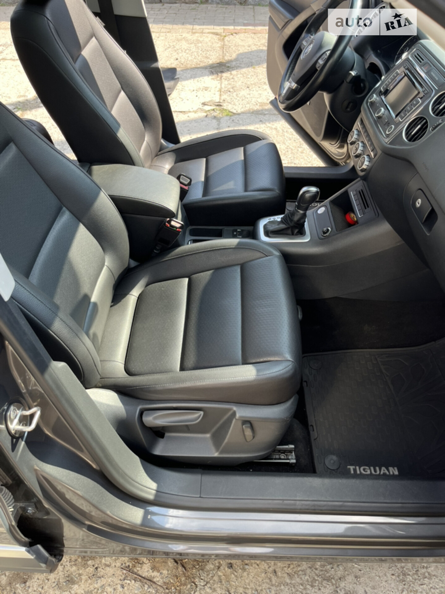 Volkswagen Tiguan 2015 VIN WVGAV7AX7FW604821 фото оголошення 51 з 82