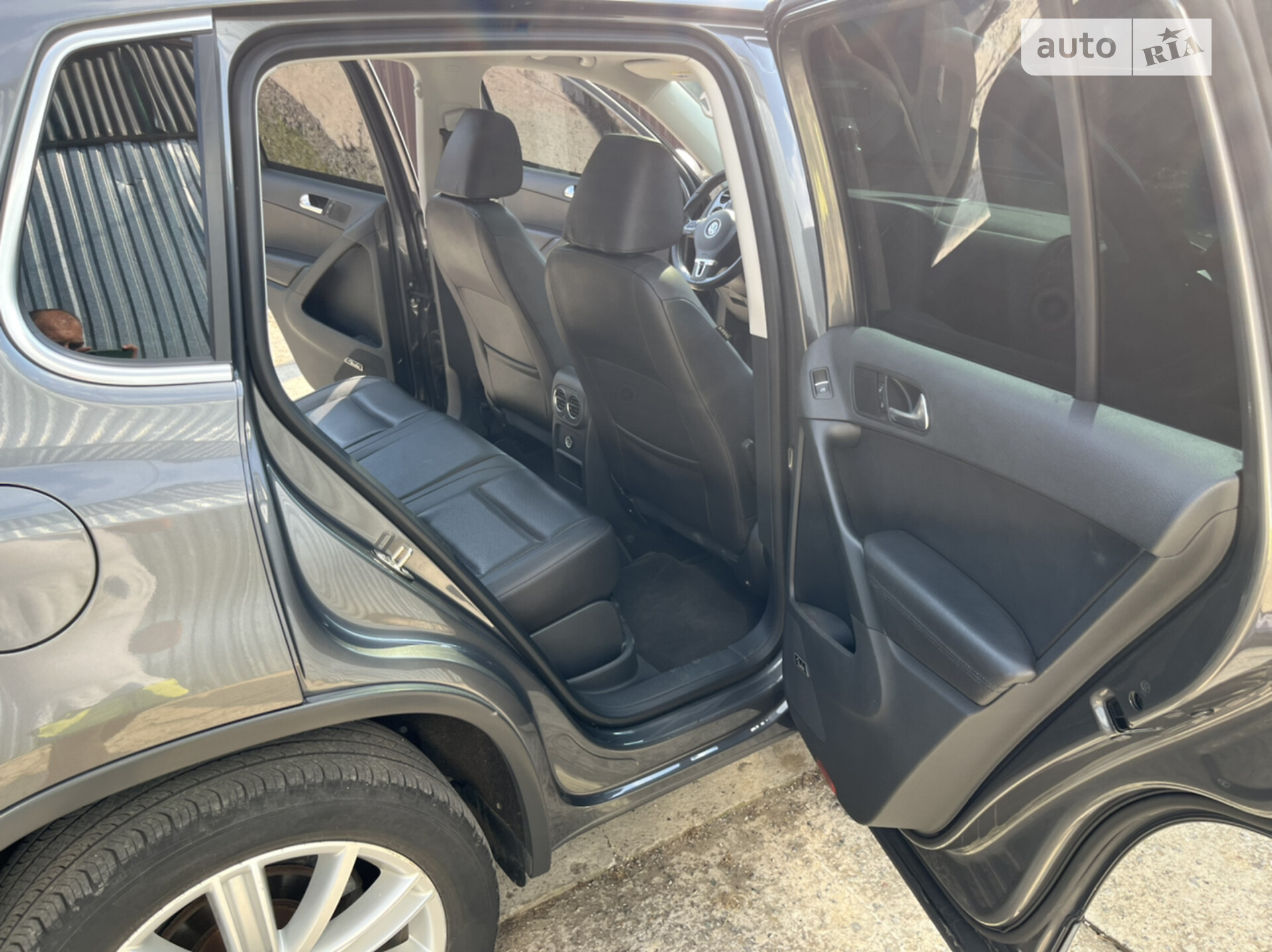 Volkswagen Tiguan 2015 VIN WVGAV7AX7FW604821 фото оголошення 47 з 82