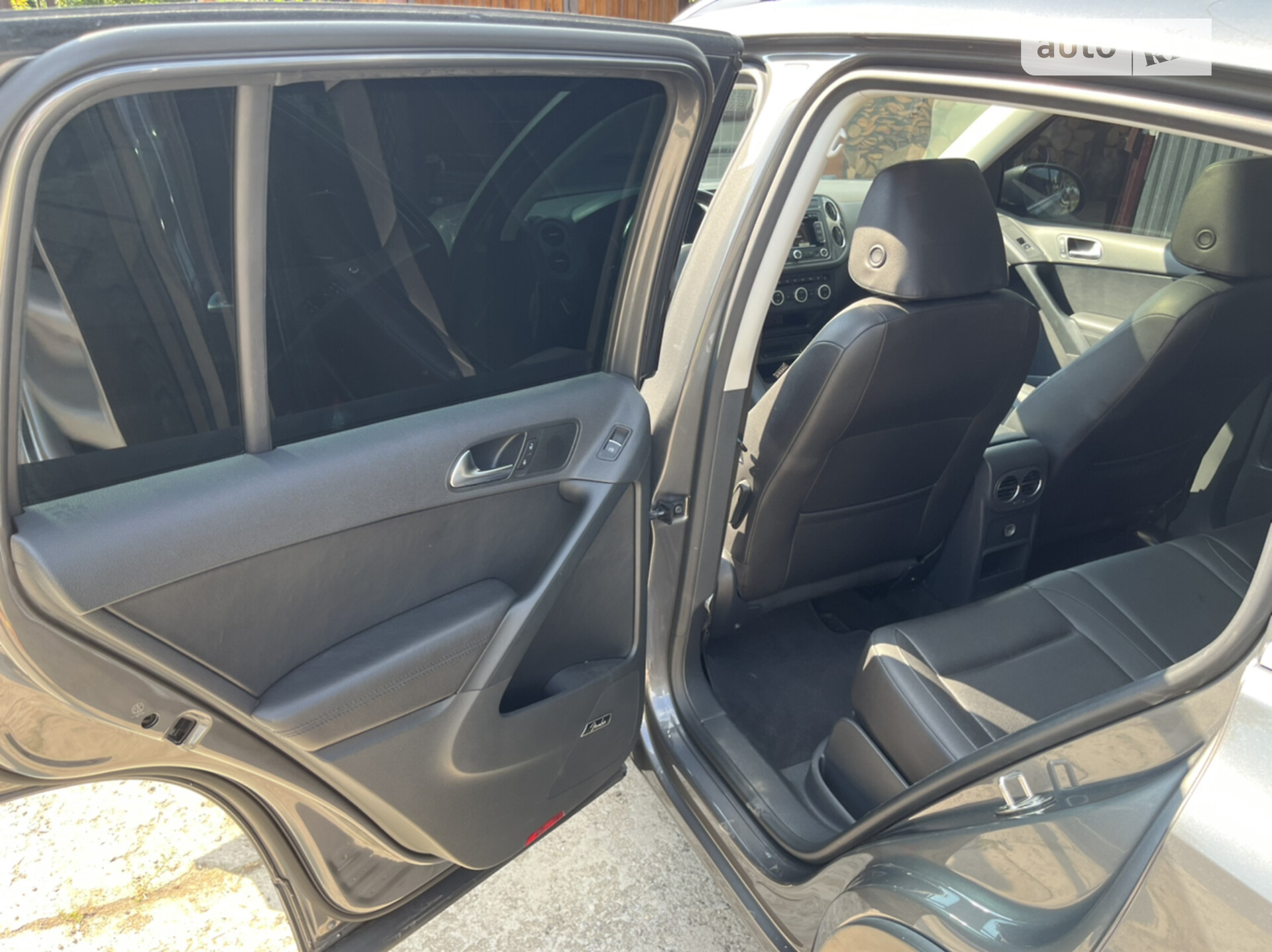 Volkswagen Tiguan 2015 VIN WVGAV7AX7FW604821 фото оголошення 56 з 82
