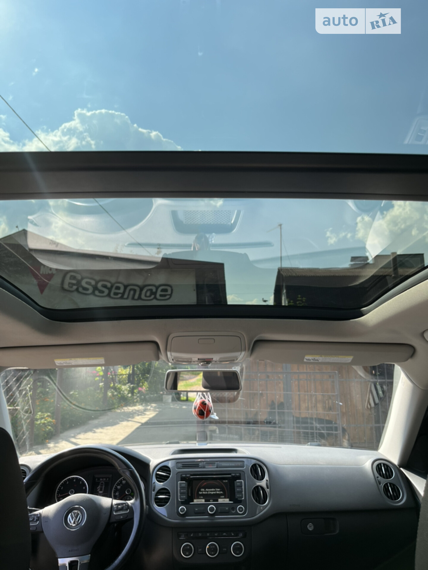Volkswagen Tiguan 2015 VIN WVGAV7AX7FW604821 фото оголошення 59 з 82