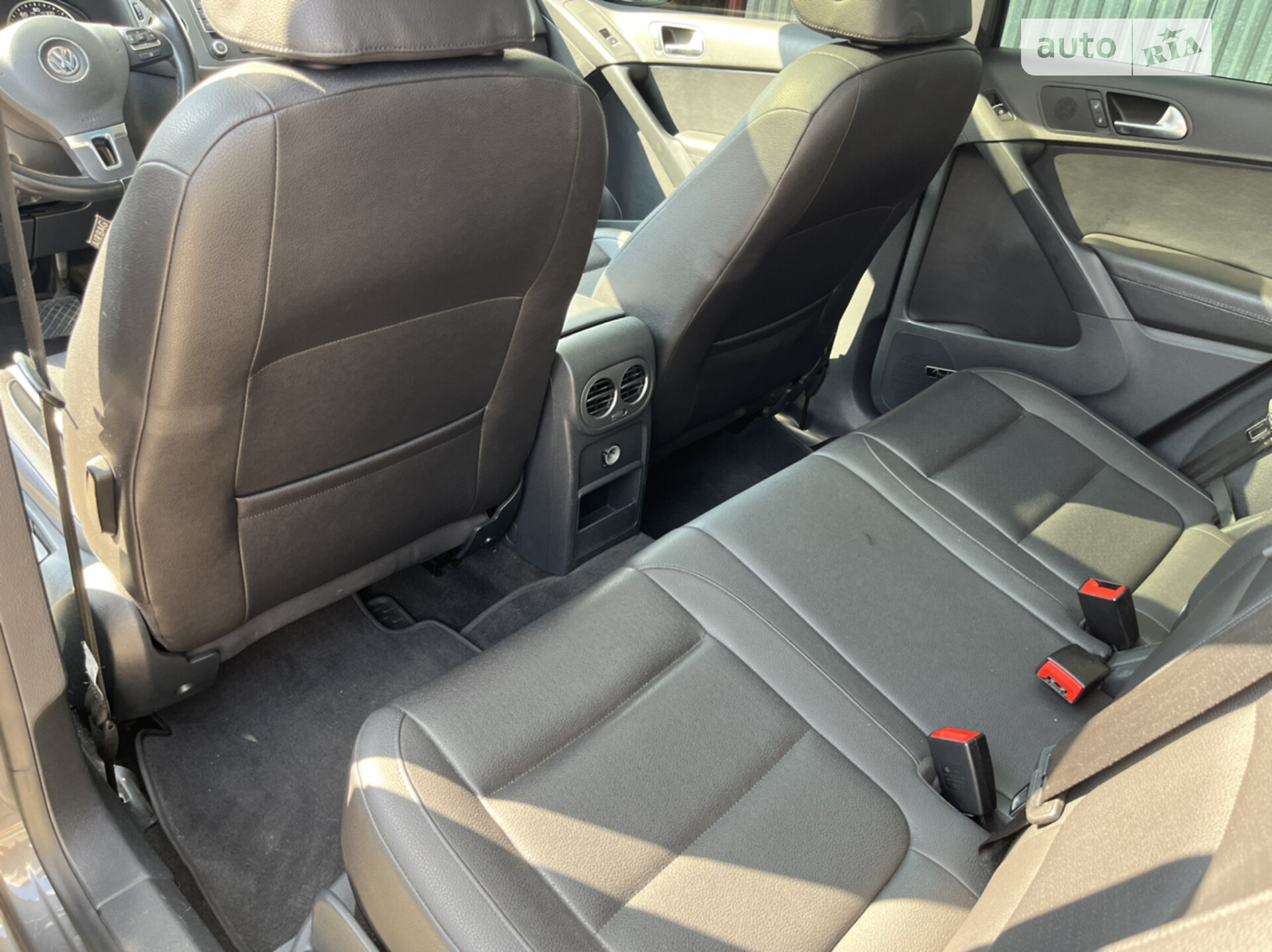 Volkswagen Tiguan 2015 VIN WVGAV7AX7FW604821 фото оголошення 57 з 82