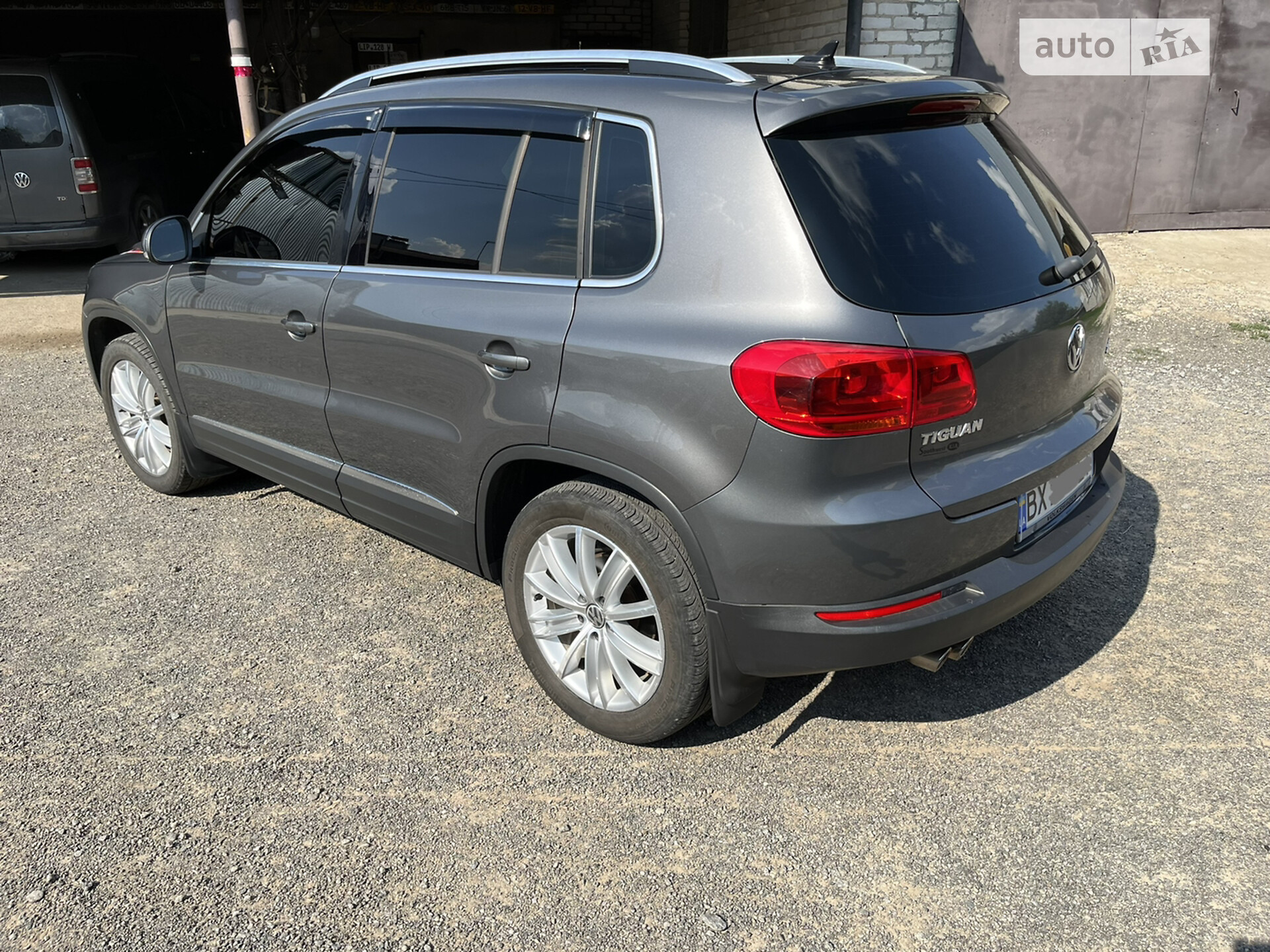 Volkswagen Tiguan 2015 VIN WVGAV7AX7FW604821 фото оголошення 64 з 82