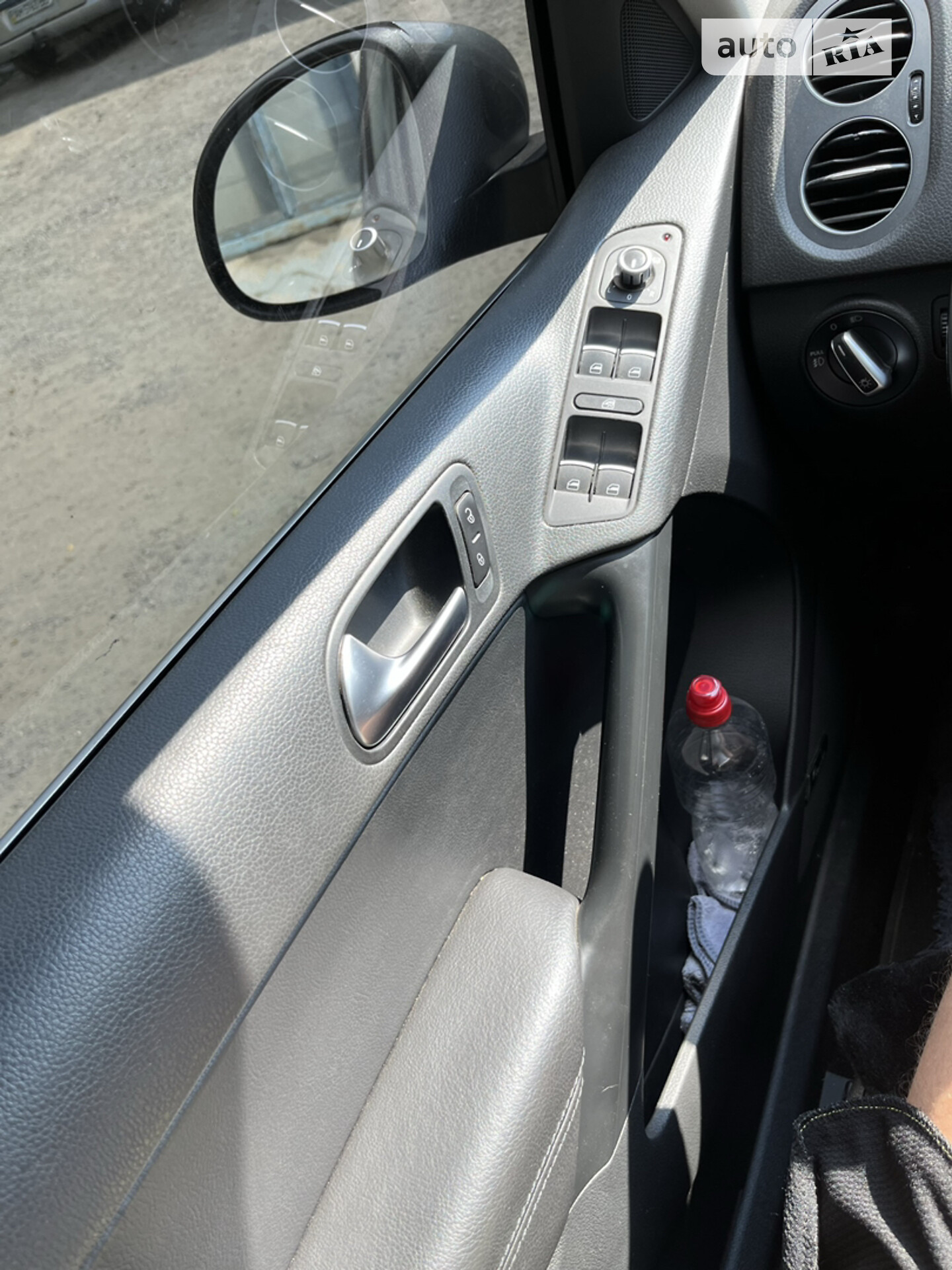 Volkswagen Tiguan 2015 VIN WVGAV7AX7FW604821 фото оголошення 75 з 82