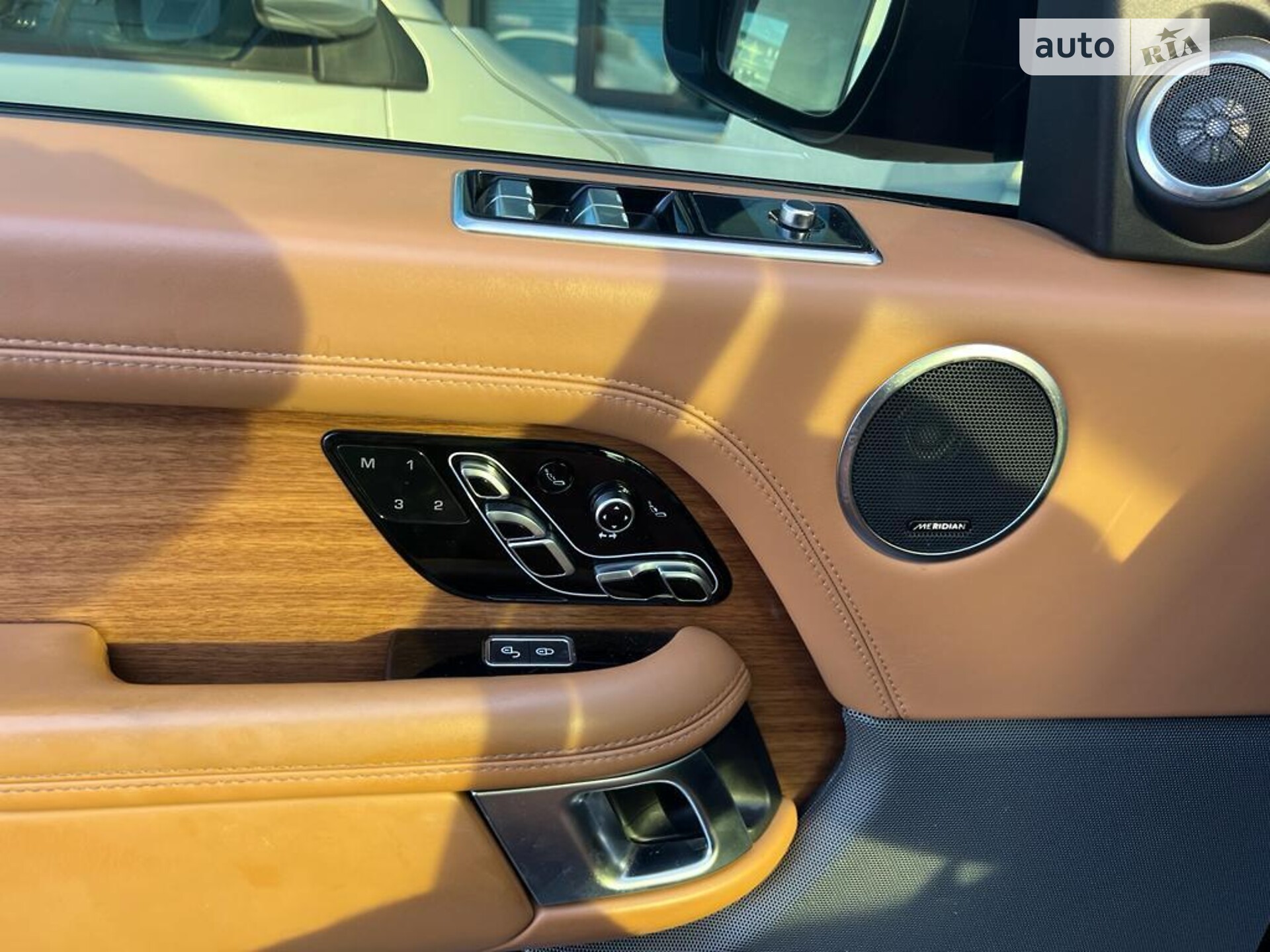 Land Rover Range Rover 2018 VIN SALGA2BJXJA503598 фото оголошення 3 з 11