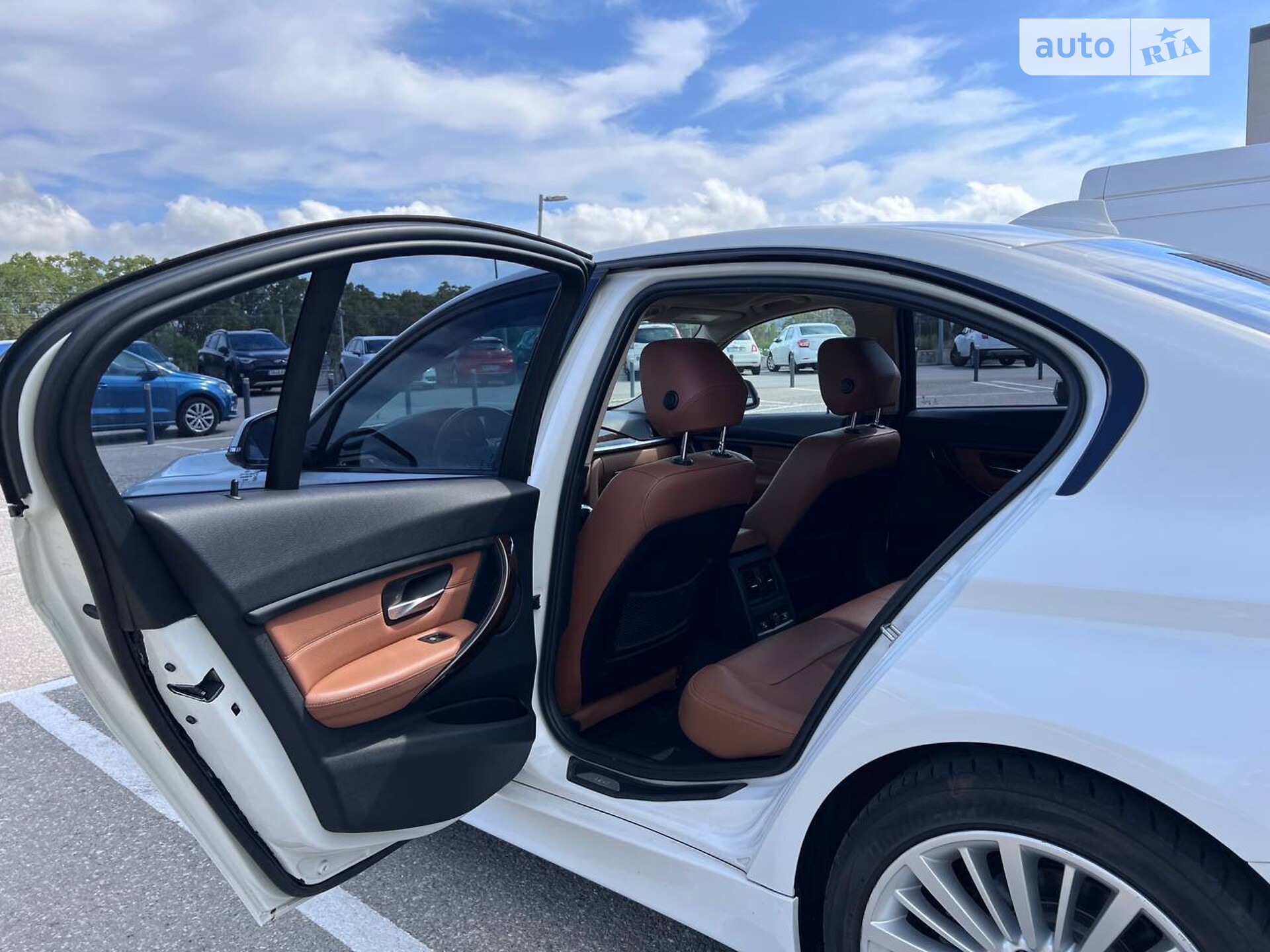 BMW 3 Series 2014 VIN WBA3B5G56FNS17244 фото оголошення 15 з 53