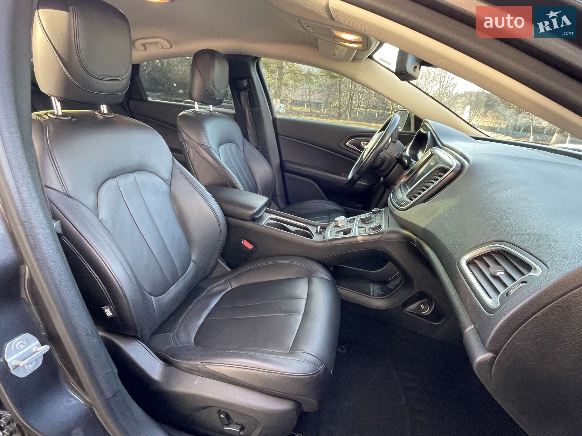 Chrysler 200 2016 VIN 1C3CCCAB9GN182563 фото оголошення 6 з 29
