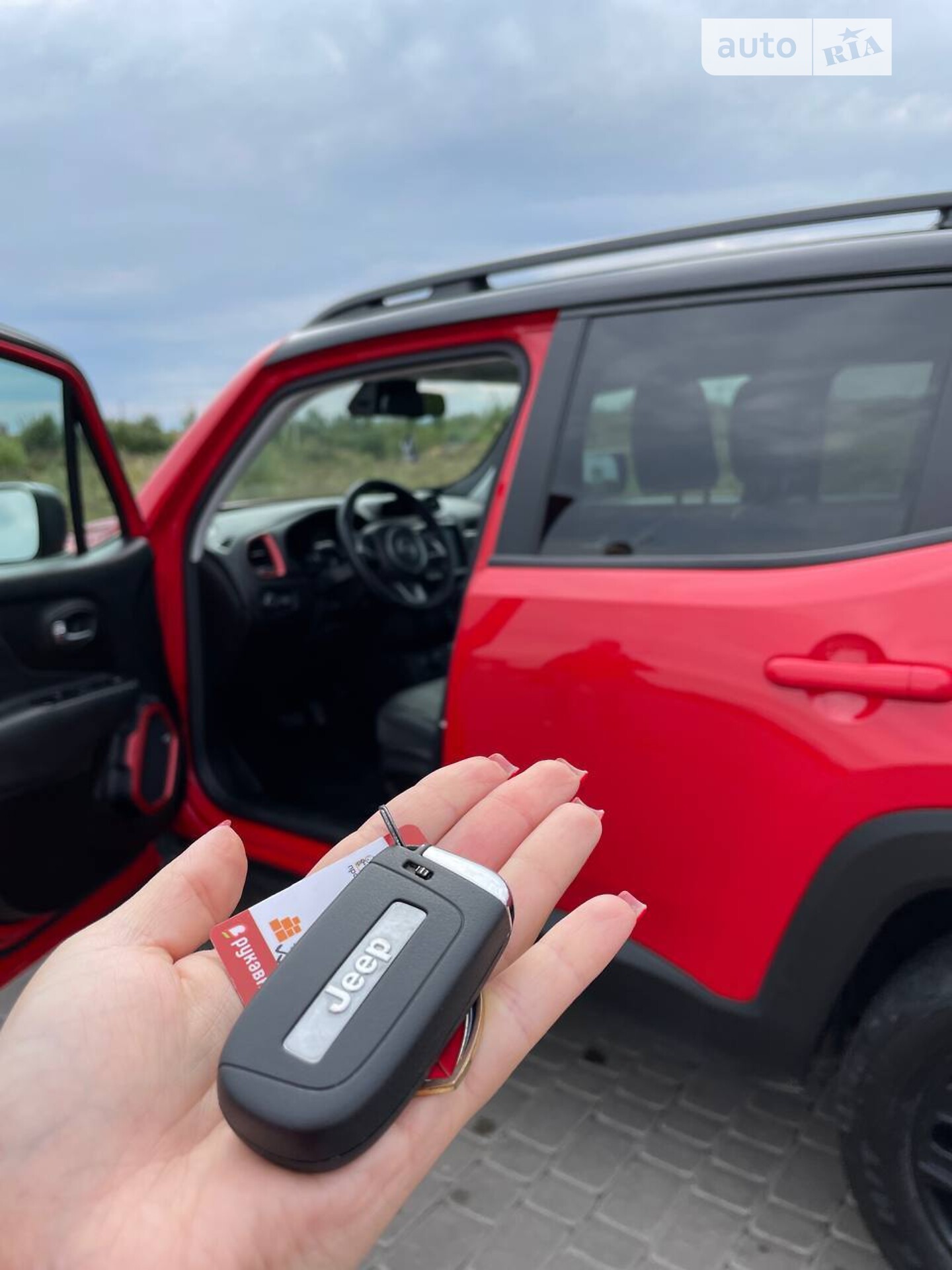 Jeep Renegade 2018 VIN ZACCJBCB3JPH11125 фото оголошення 10 з 13