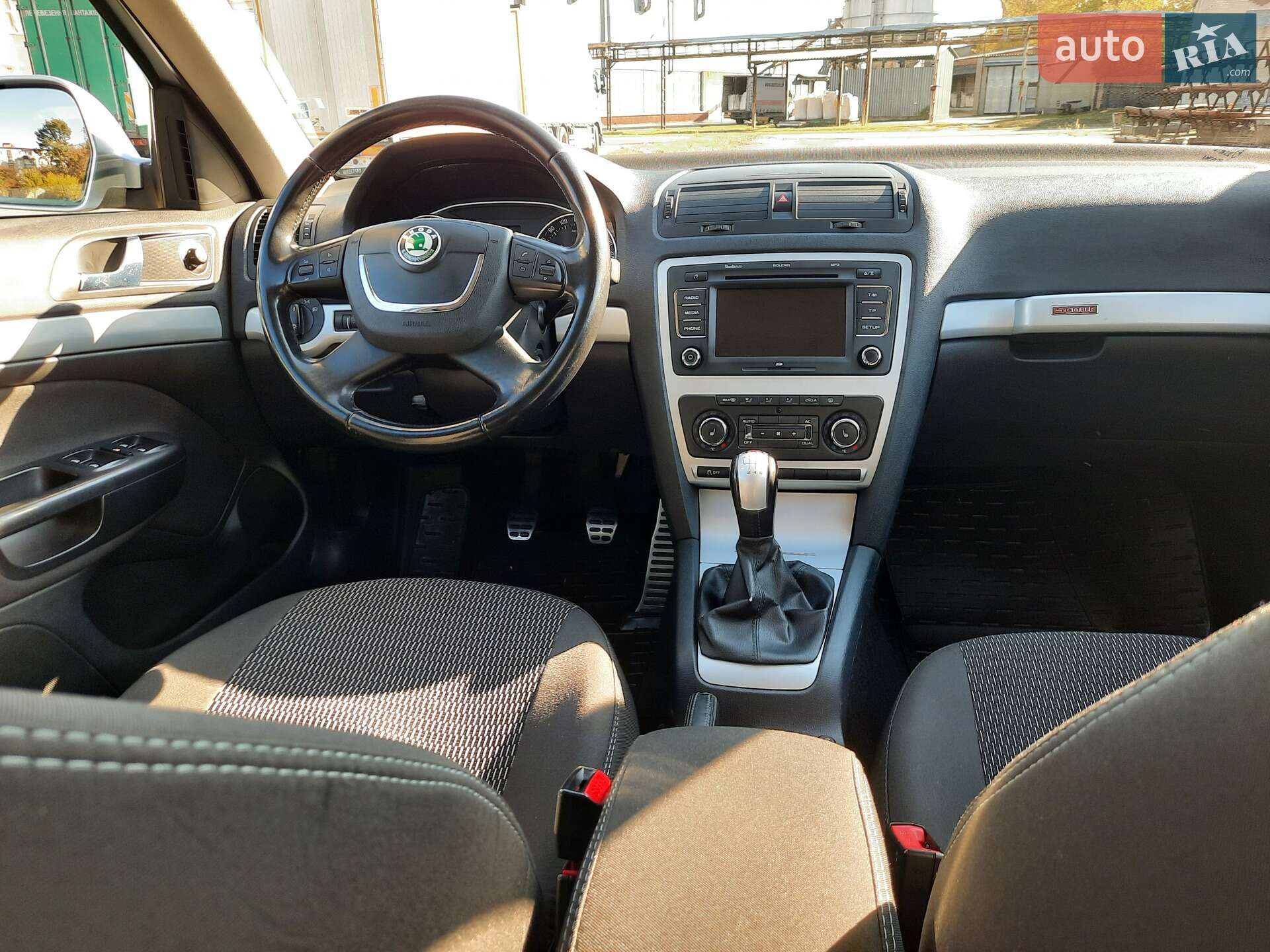 Skoda Octavia 2010 VIN TMBKK61Z0A2092526 фото оголошення 5 з 13