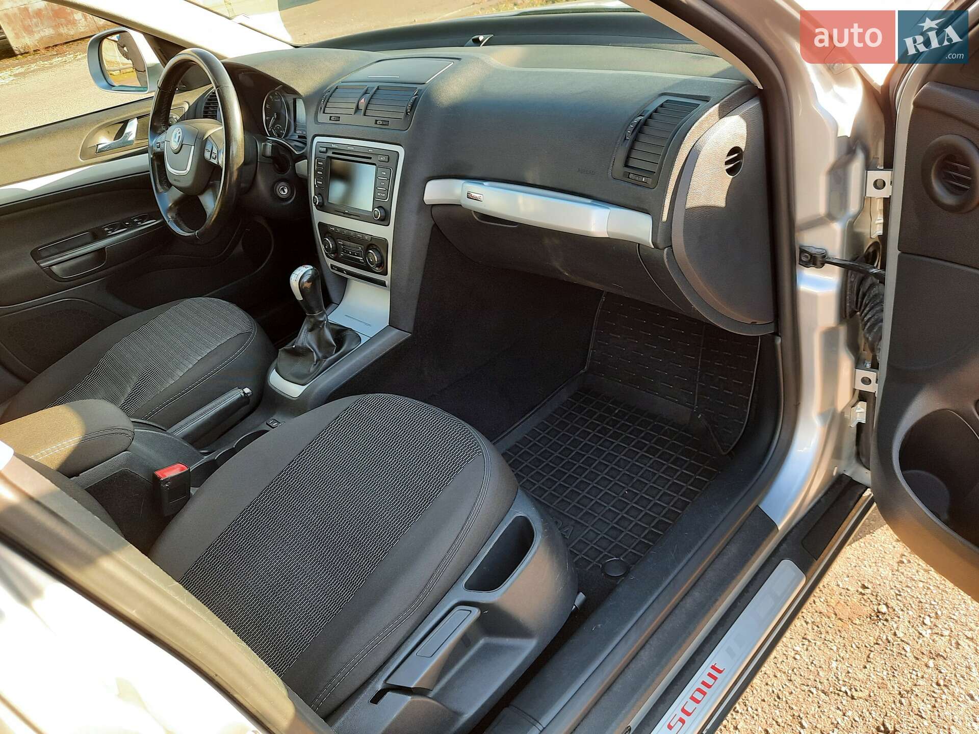 Skoda Octavia 2010 VIN TMBKK61Z0A2092526 фото оголошення 6 з 13
