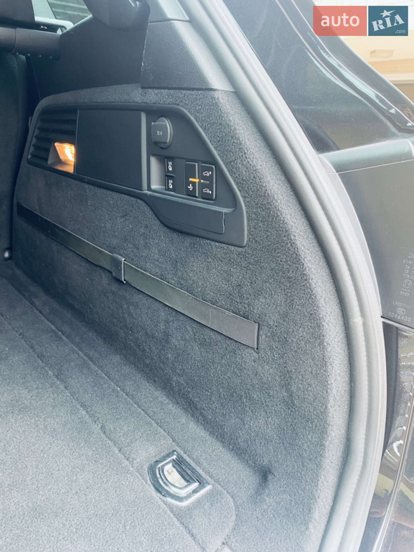 Volkswagen Touareg R 2014 VIN WVGZZZ7PZED041120 фото оголошення 27 з 35