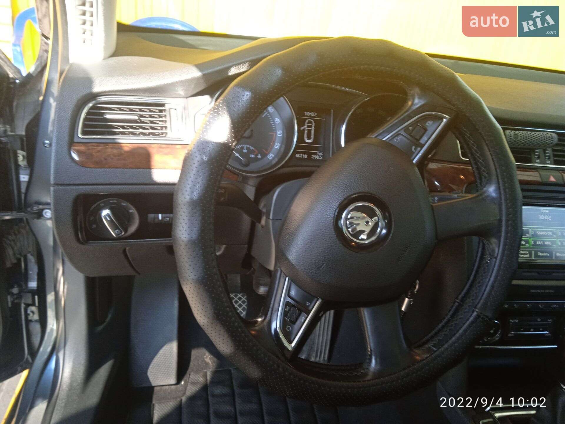 Skoda Superb 2014 VIN TMBJF93T4F9030748 фото оголошення 2 з 9