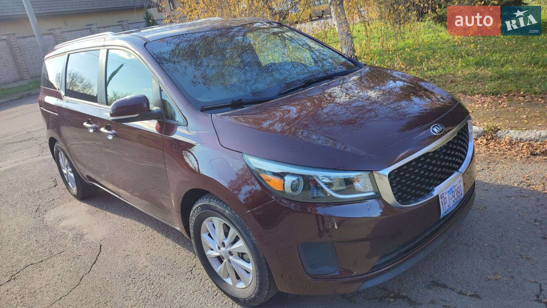 Kia Sedona 2017 VIN KNDMB5C13H6313372 фото оголошення 4 з 17