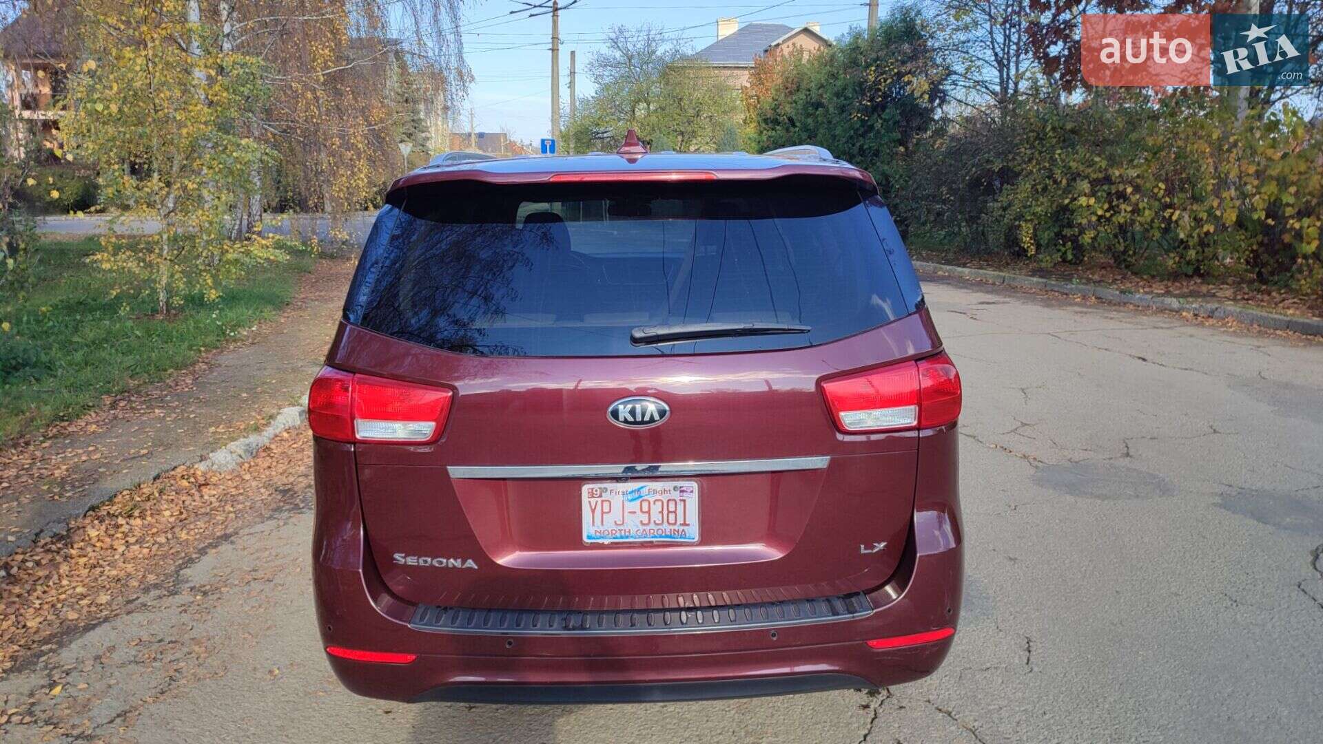 Kia Sedona 2017 VIN KNDMB5C13H6313372 фото оголошення 8 з 17