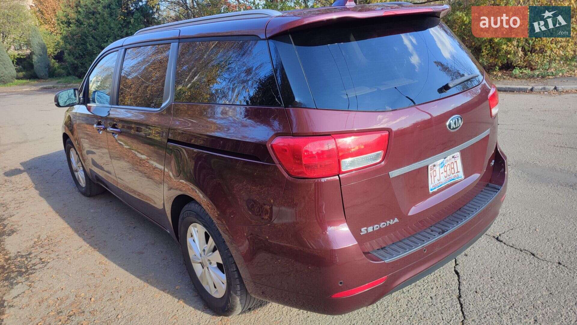 Kia Sedona 2017 VIN KNDMB5C13H6313372 фото оголошення 10 з 17
