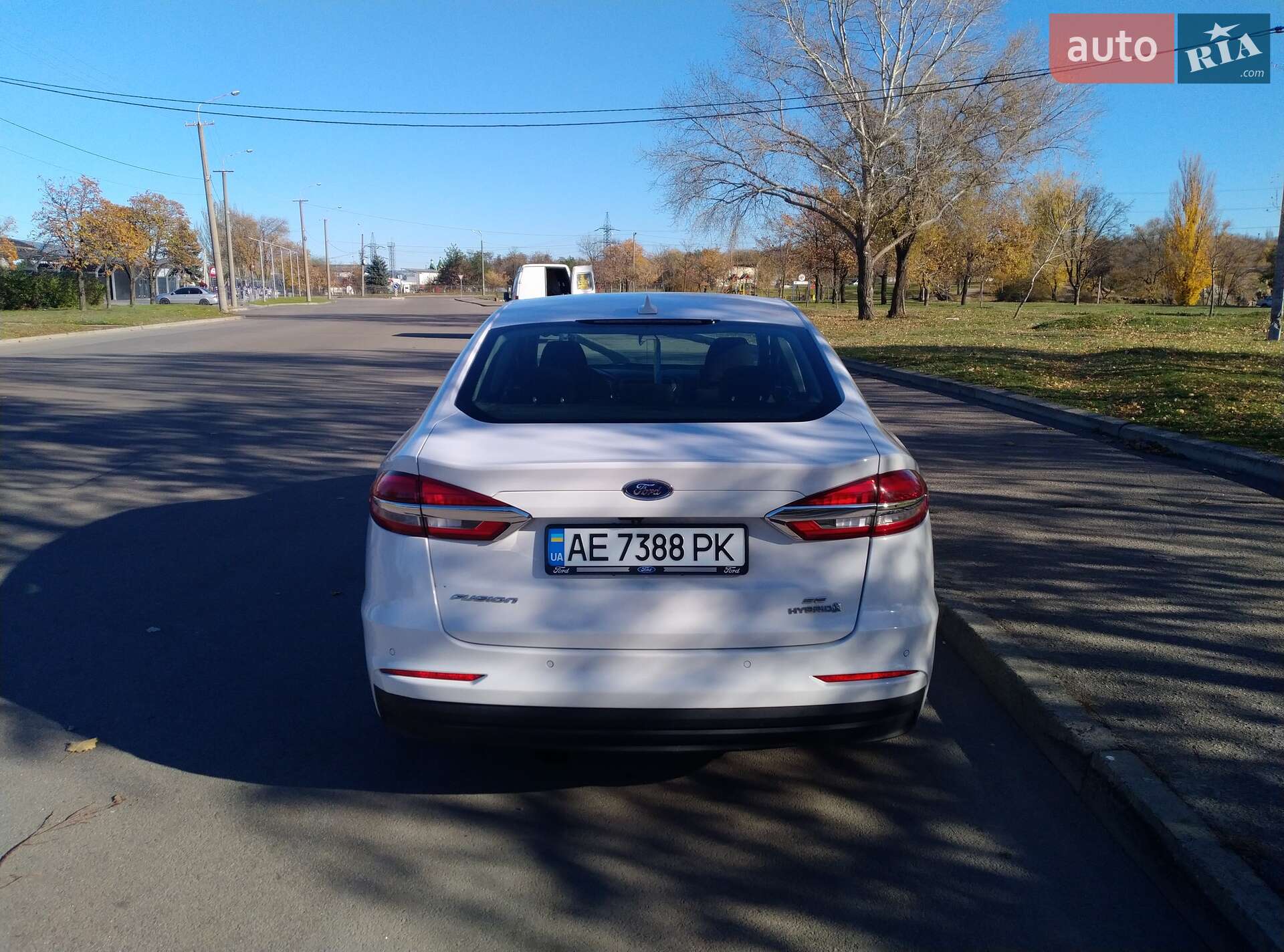 Ford Fusion 2019 VIN 3FA6P0LU0KR242753 фото оголошення 5 з 32
