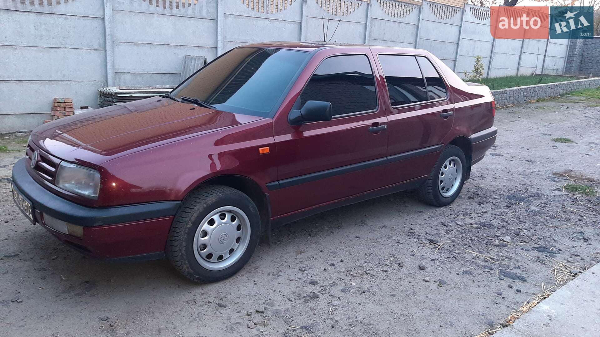 Volkswagen Vento 1994 VIN WVWZZZ1HZRW474268 фото оголошення 2 з 8