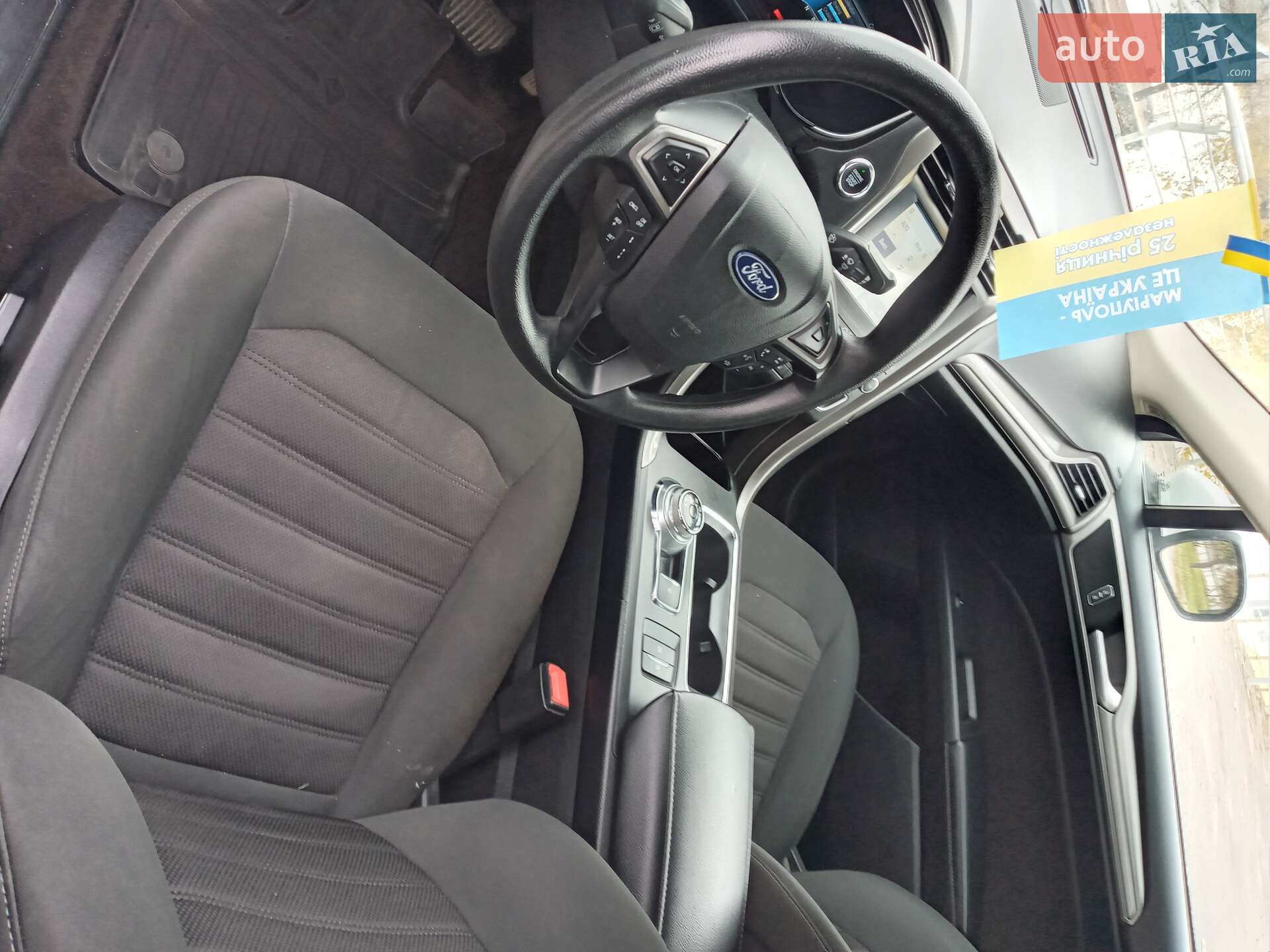 Ford Fusion 2019 VIN 3FA6P0LU0KR242753 фото оголошення 6 з 18