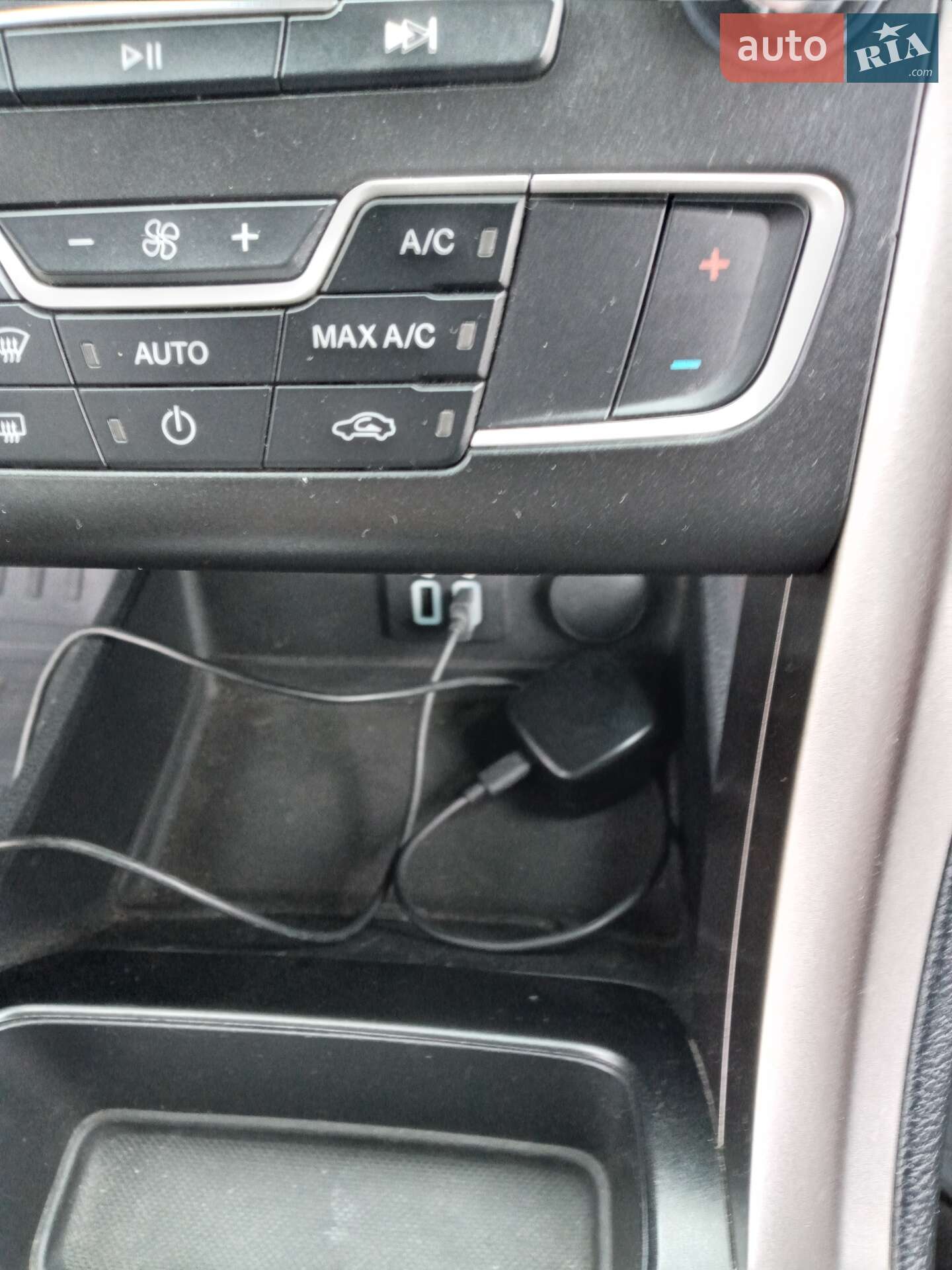 Ford Fusion 2019 VIN 3FA6P0LU0KR242753 фото оголошення 18 з 18