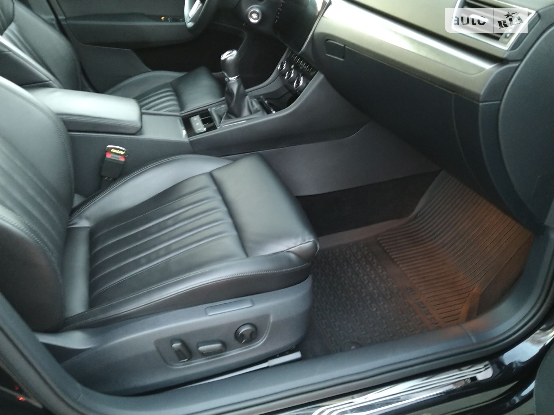 Skoda Superb 2018 VIN TMBJG9NP3J7580234 фото оголошення 16 з 152