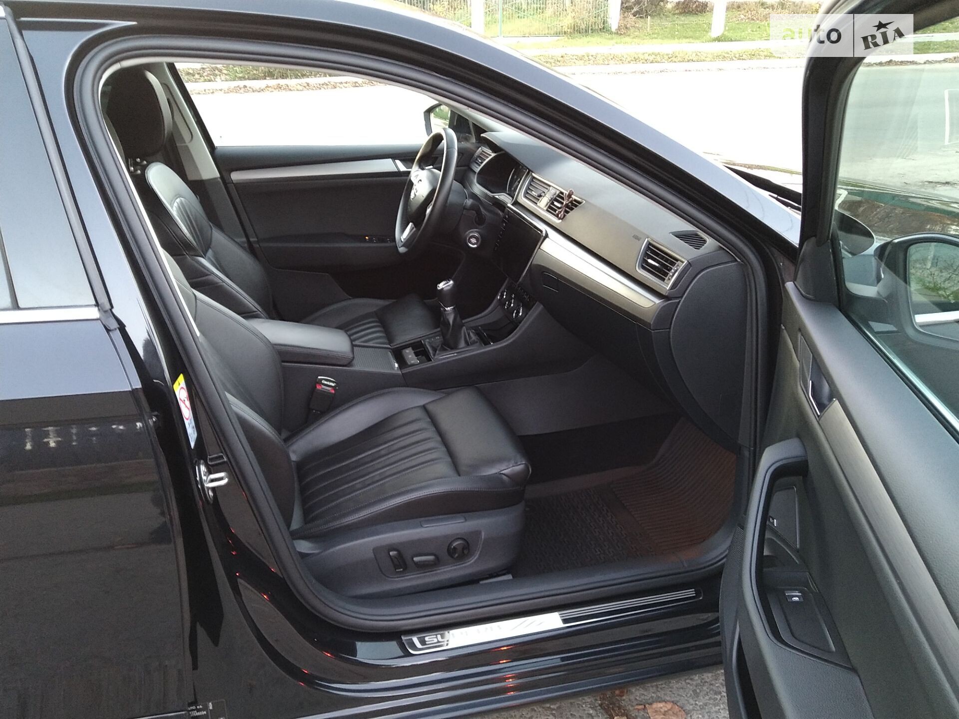 Skoda Superb 2018 VIN TMBJG9NP3J7580234 фото оголошення 20 з 152