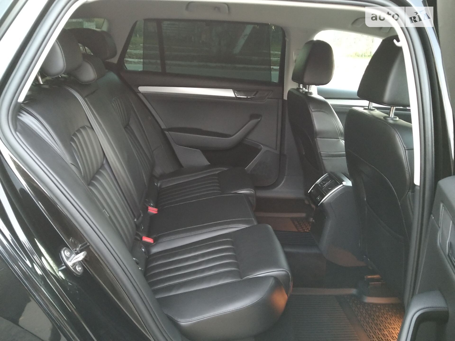 Skoda Superb 2018 VIN TMBJG9NP3J7580234 фото оголошення 22 з 152