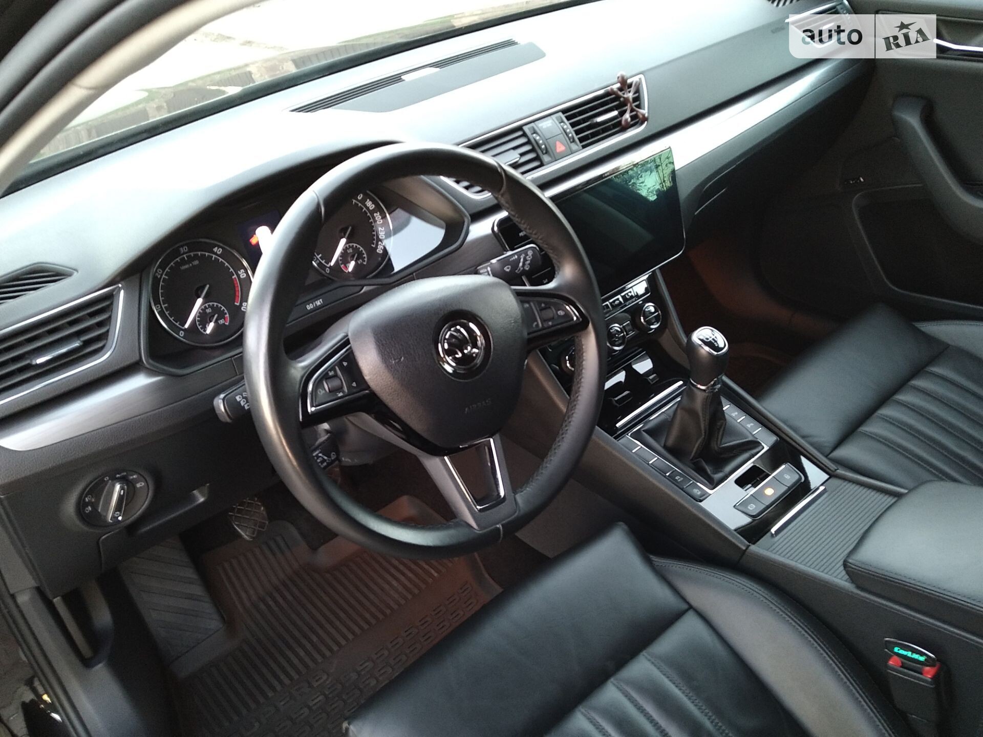 Skoda Superb 2018 VIN TMBJG9NP3J7580234 фото оголошення 32 з 152
